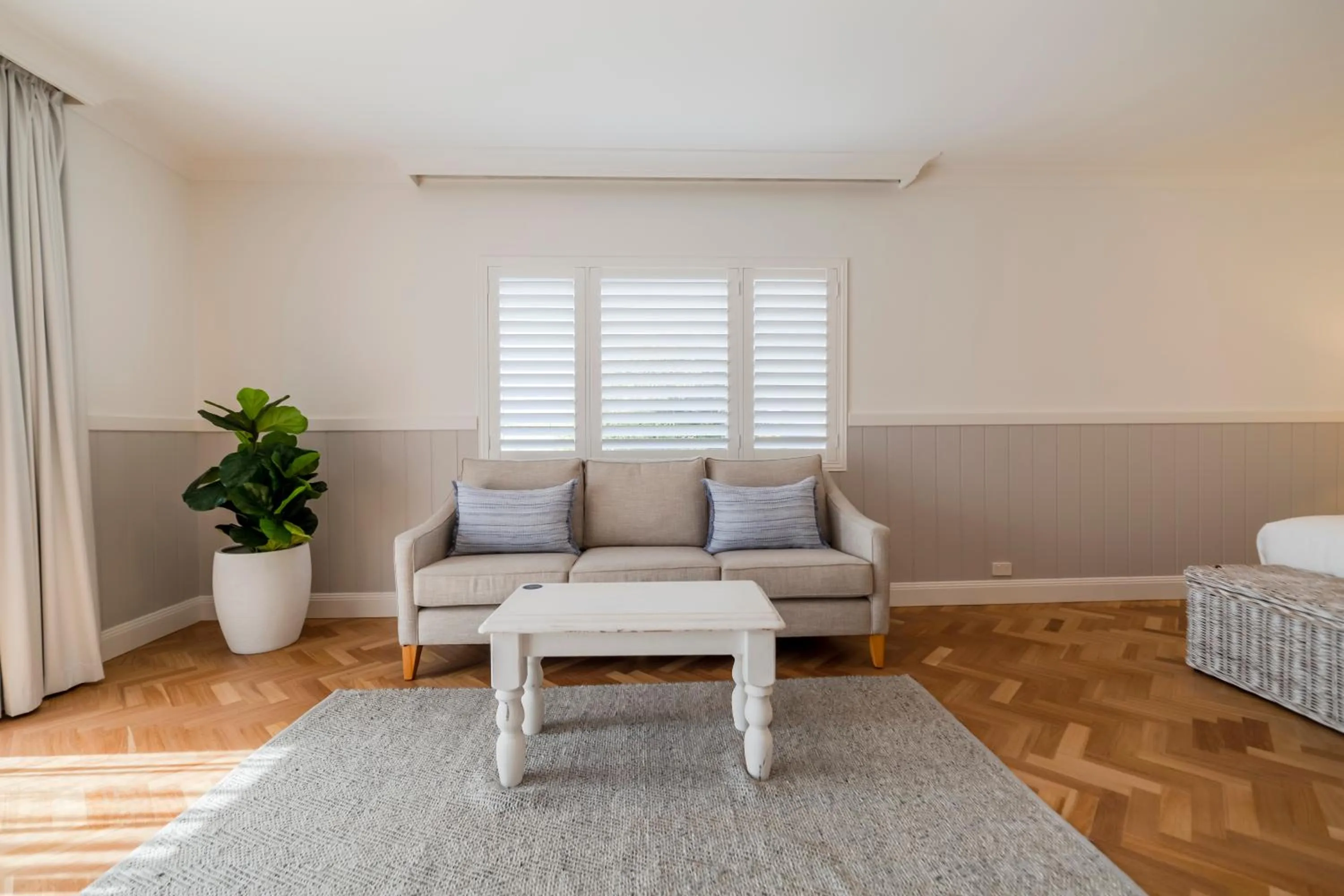 Seating area in The Quarters, an Ascend Collection Hotel