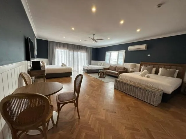 Photo of the whole room, Bed in The Quarters, an Ascend Collection Hotel