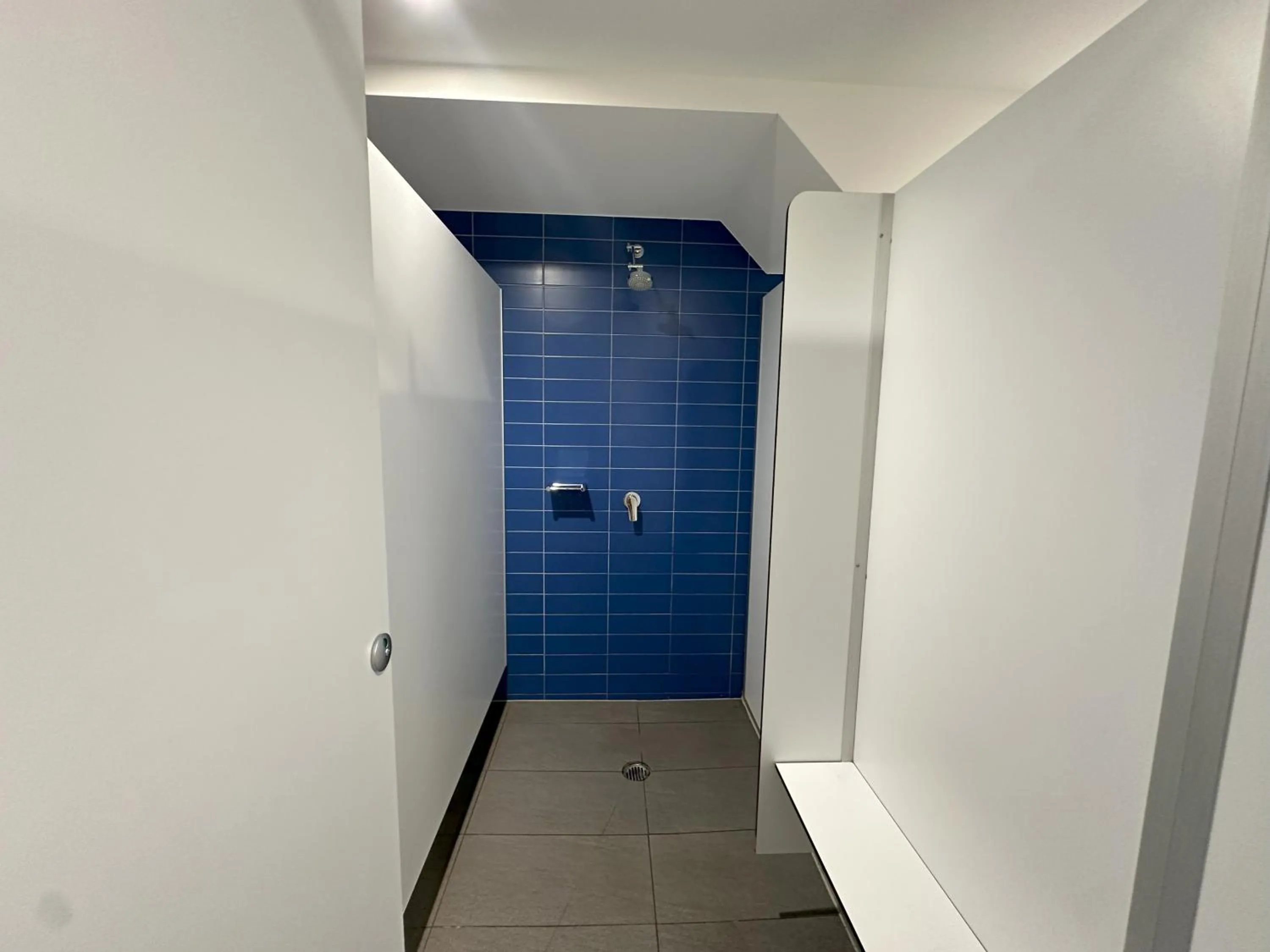 Shower in Global Backpackers Youth Hostel