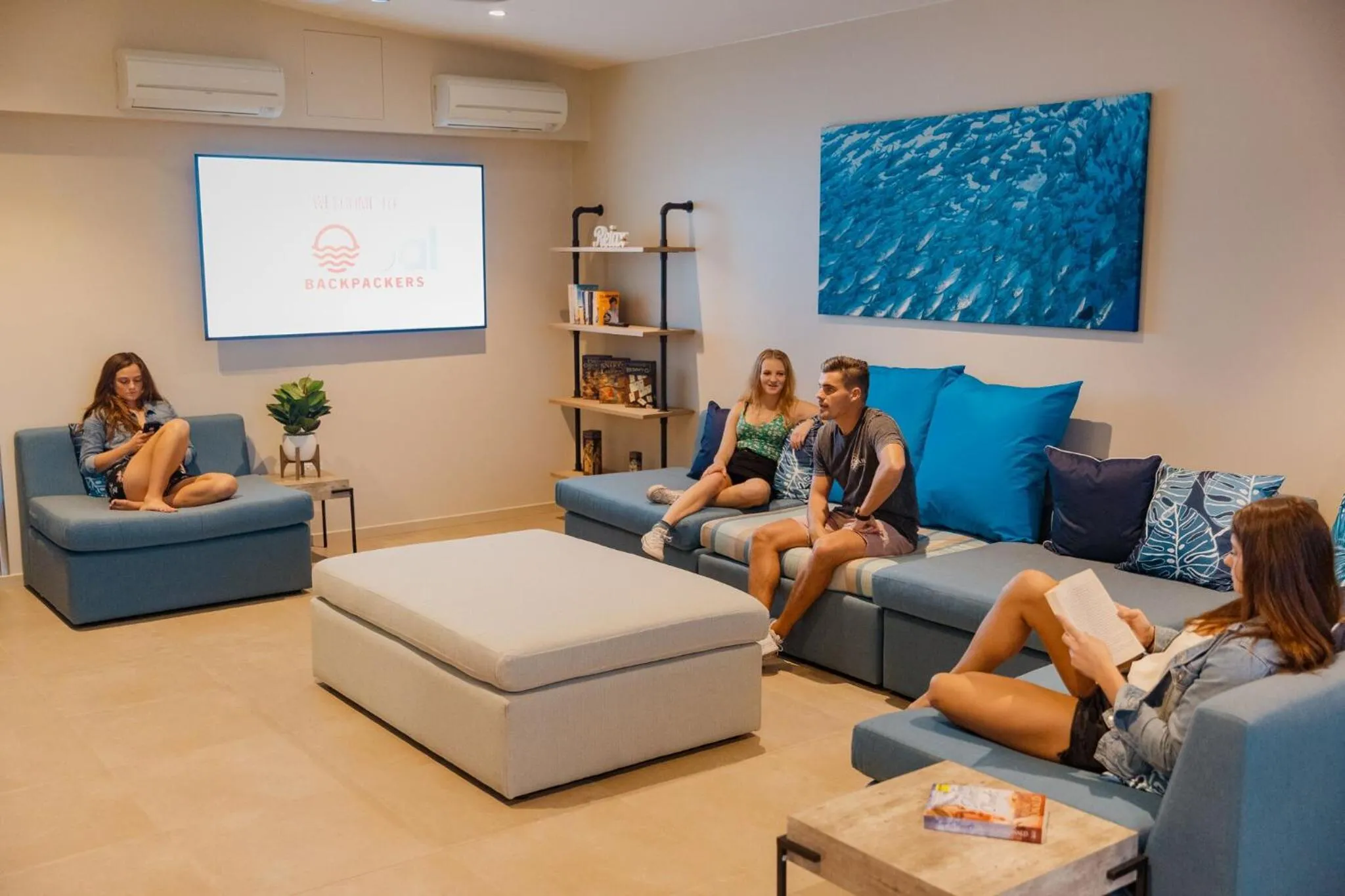 TV and multimedia in Global Backpackers Youth Hostel