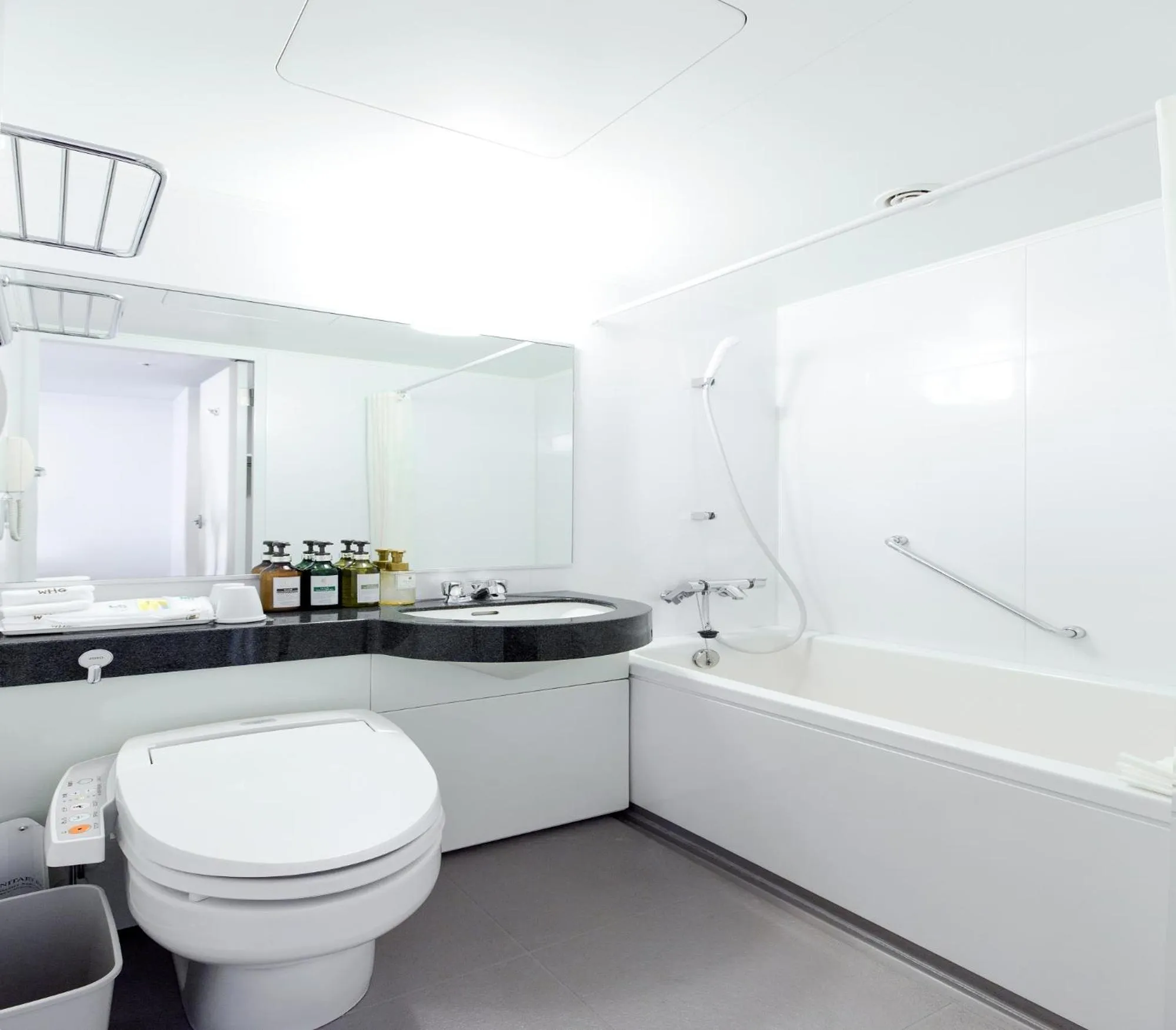 Toilet in Tachikawa Washington Hotel