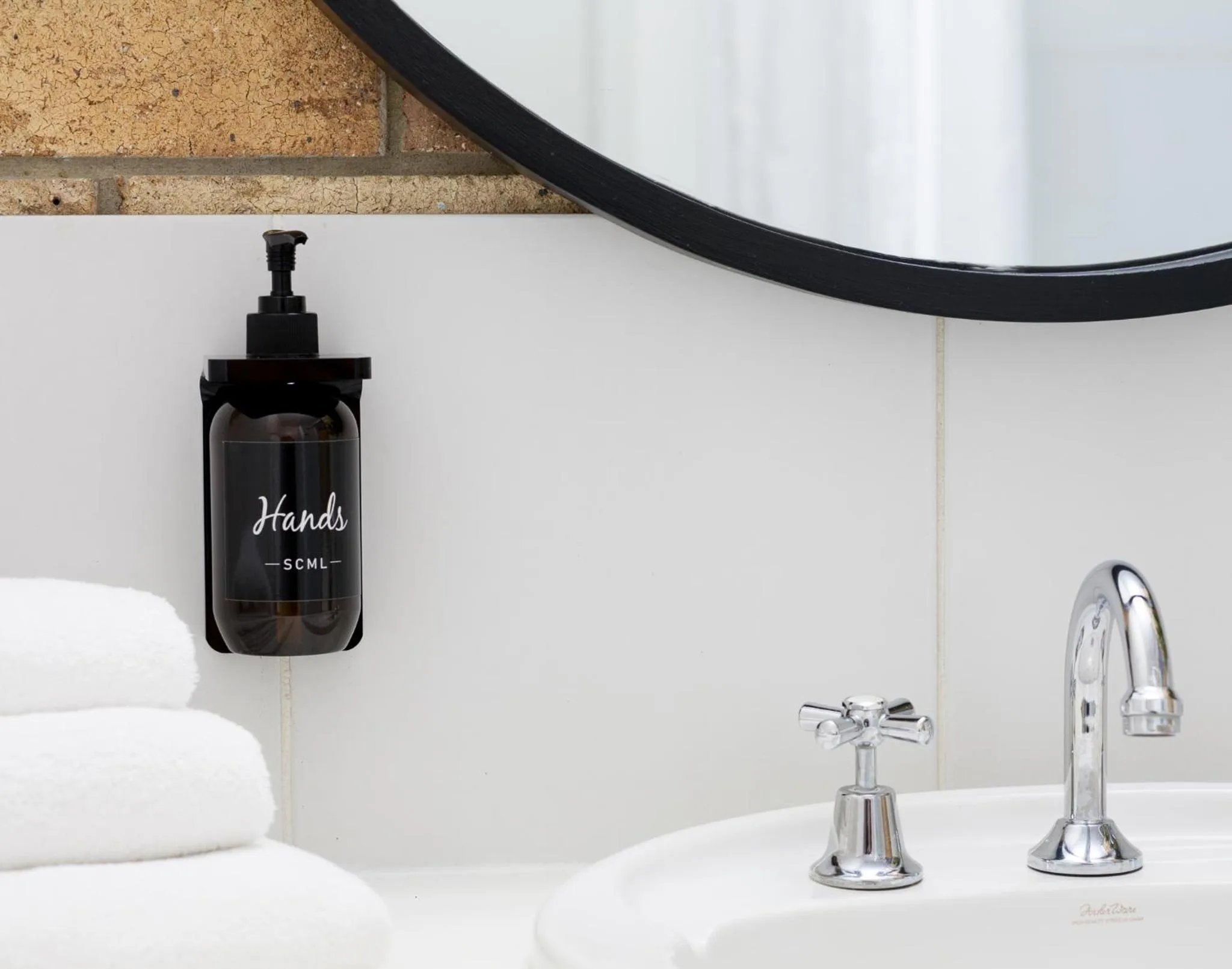 Shower in Sunshine Coast Motor Lodge