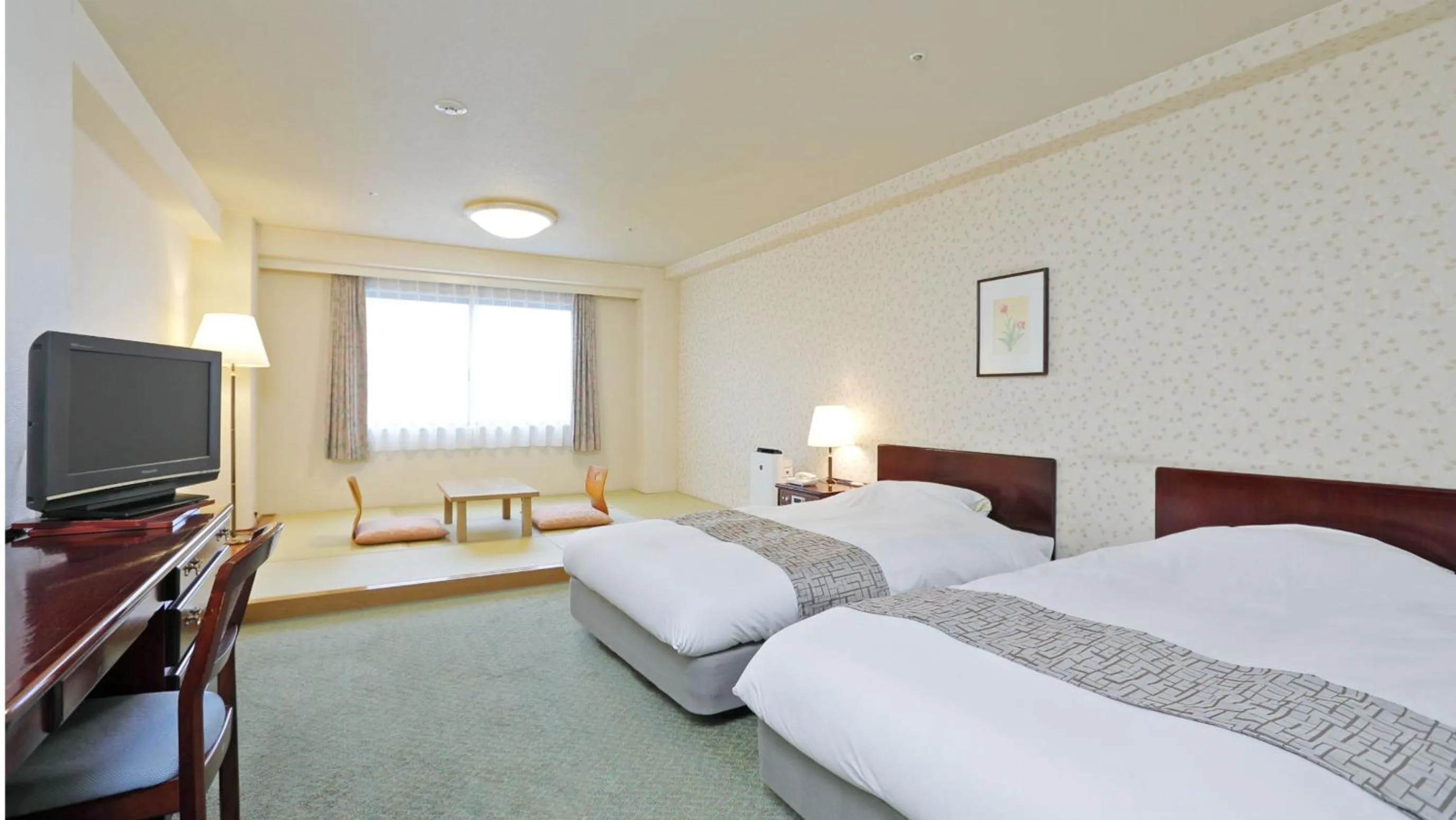 TV/Entertainment Center in Royal Hotel NASU