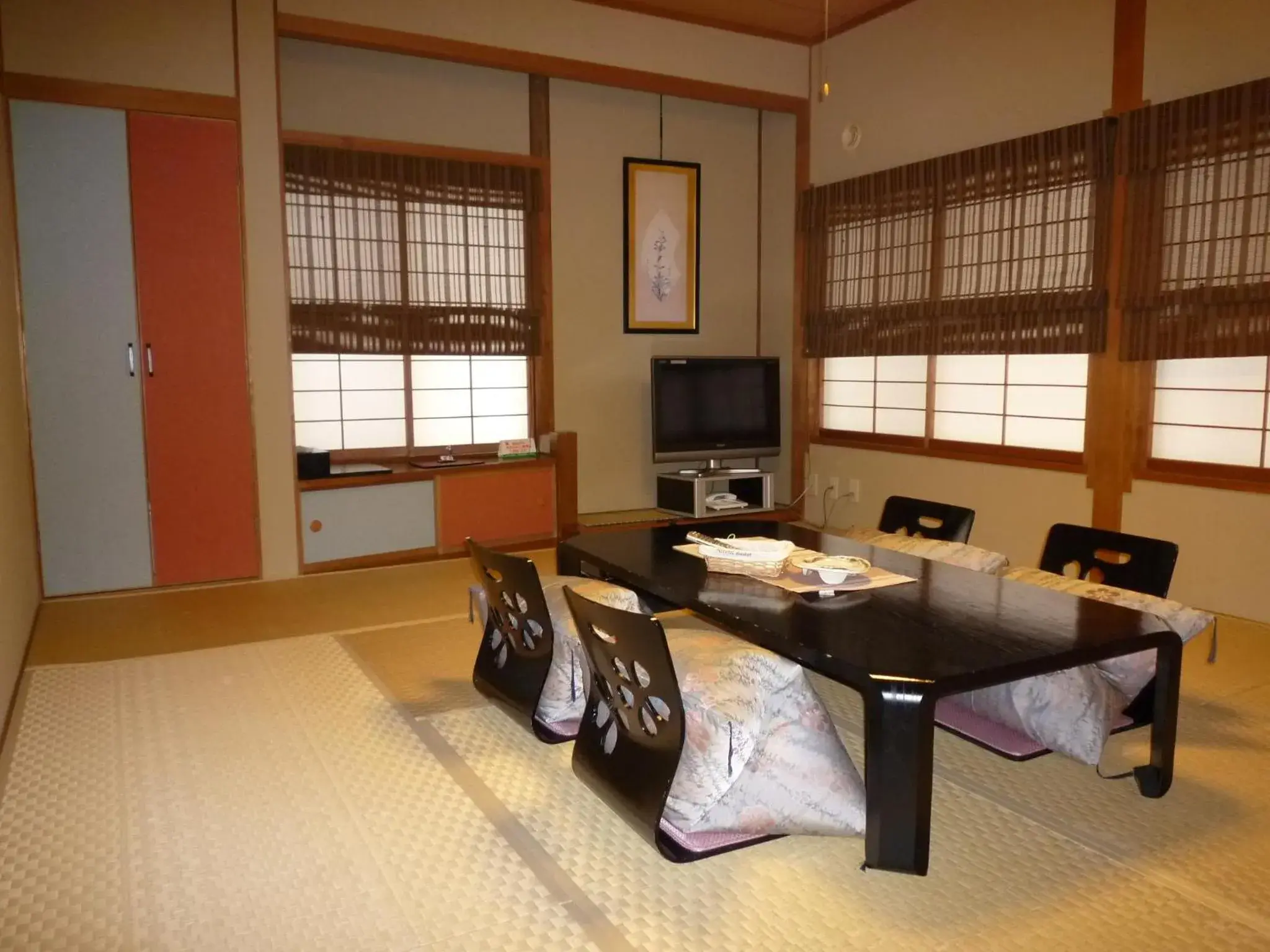 Photo of the whole room, Dining Area in Yudanaka Tawaraya Ryokan