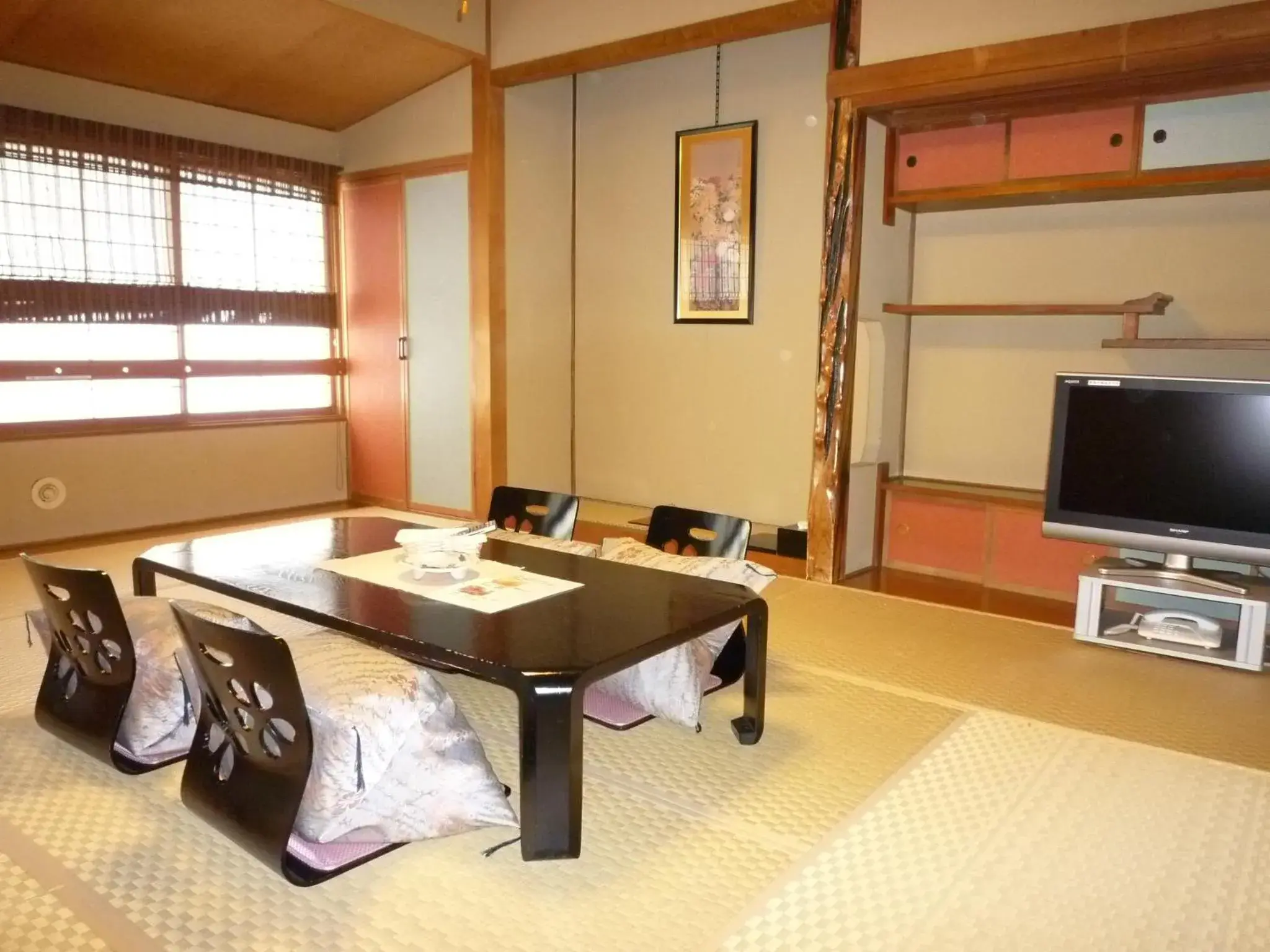 Photo of the whole room, TV/Entertainment Center in Yudanaka Tawaraya Ryokan