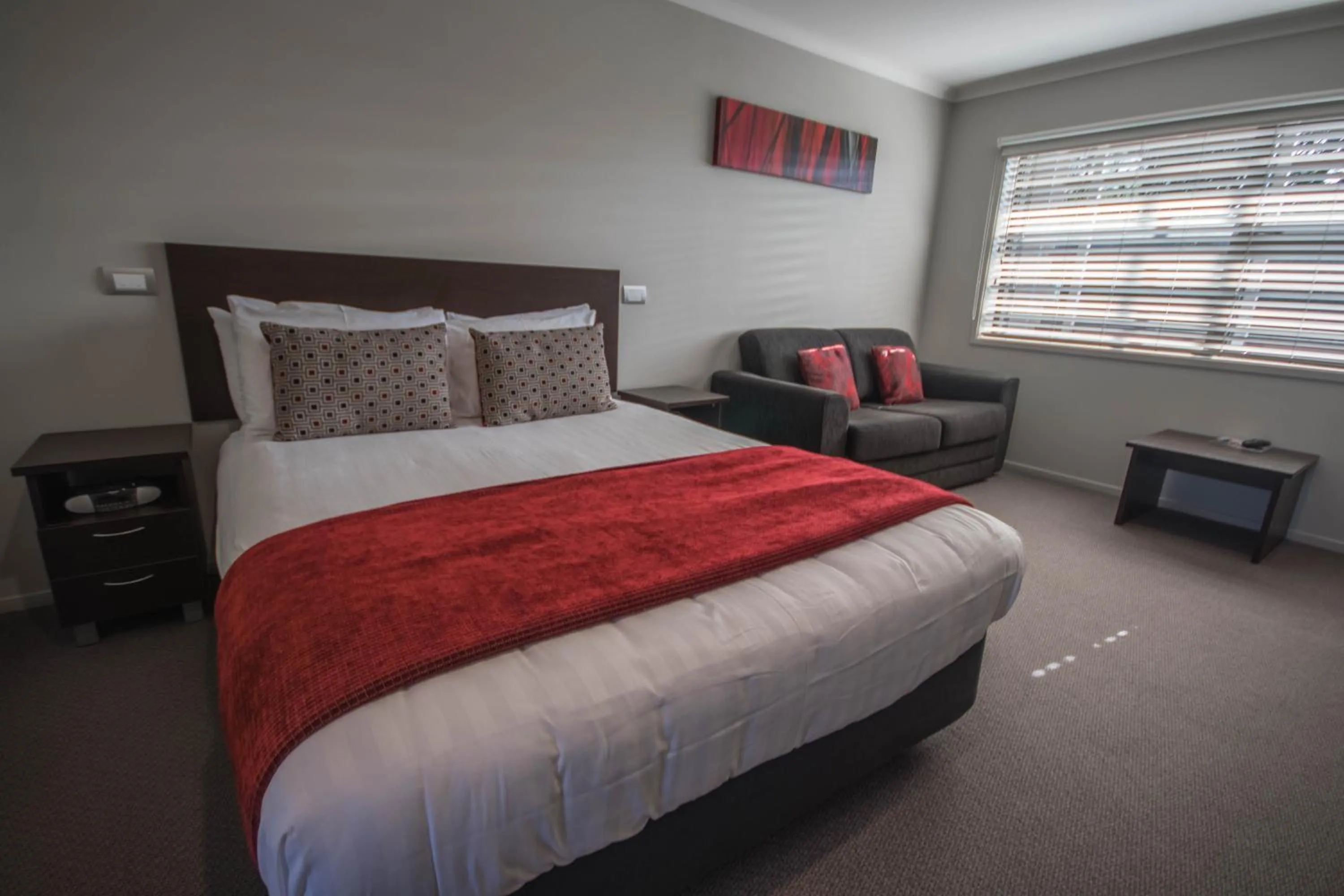 Bedroom, Bed in Amity Motel