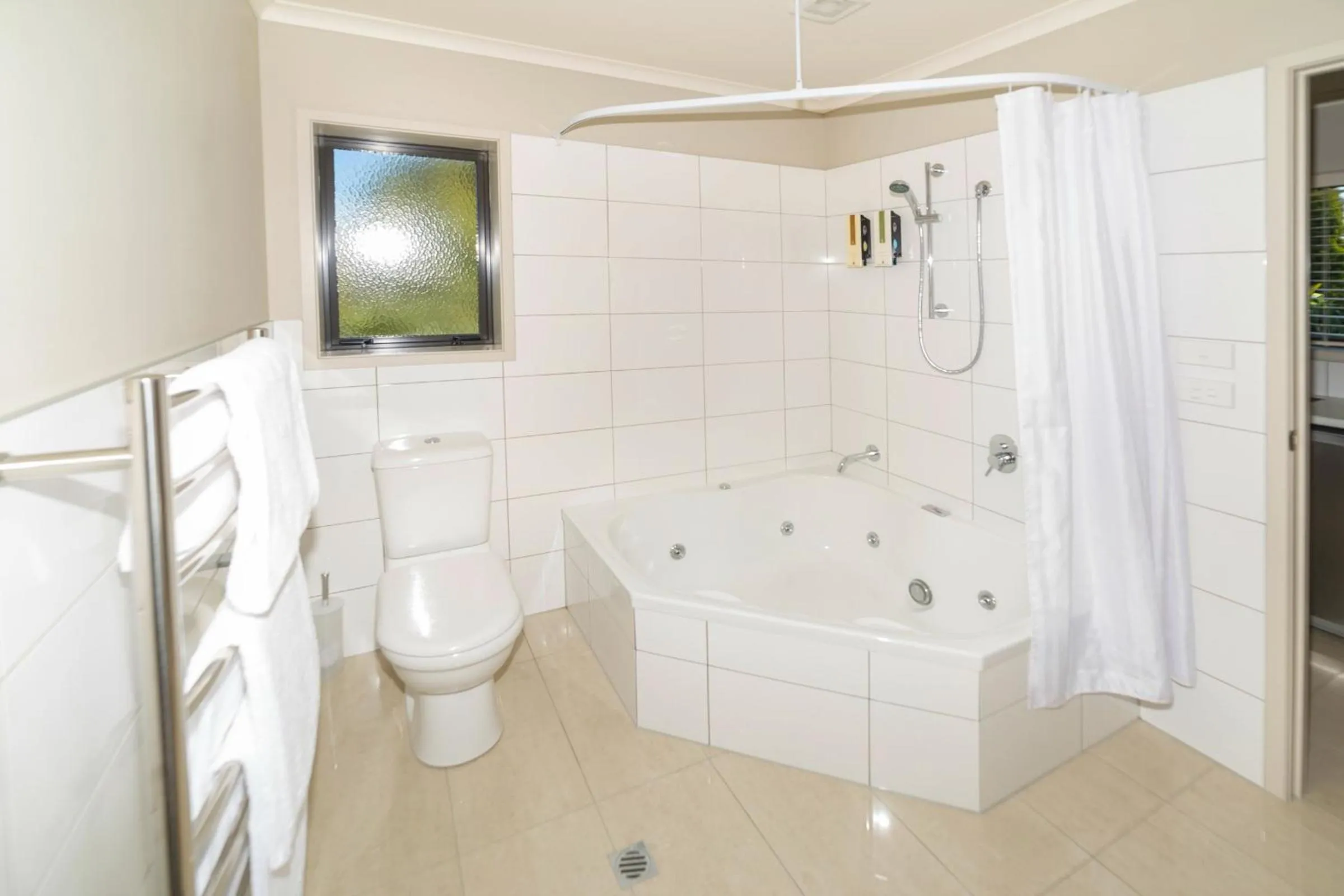 Shower in Amity Motel