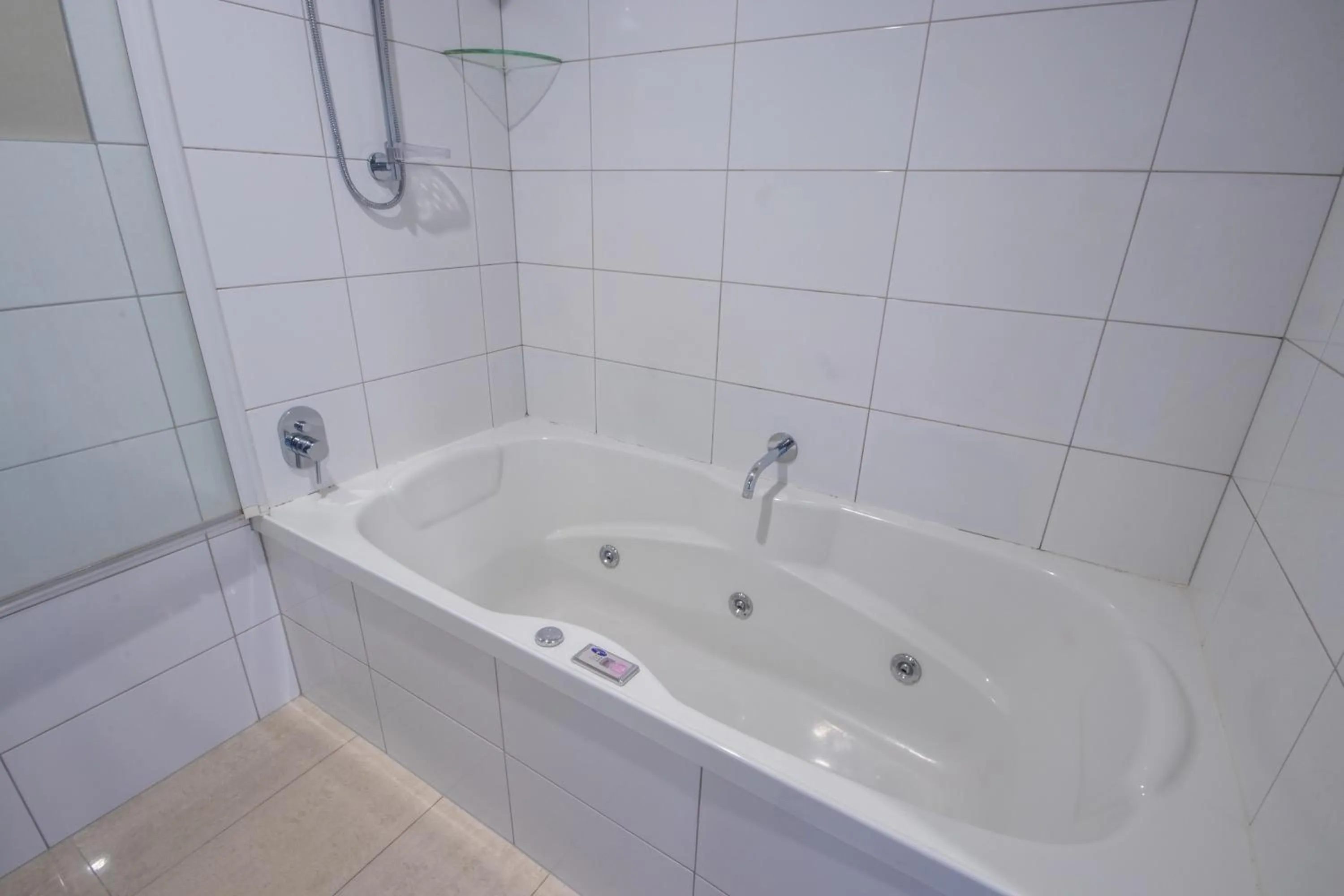 Bathroom in Amity Motel