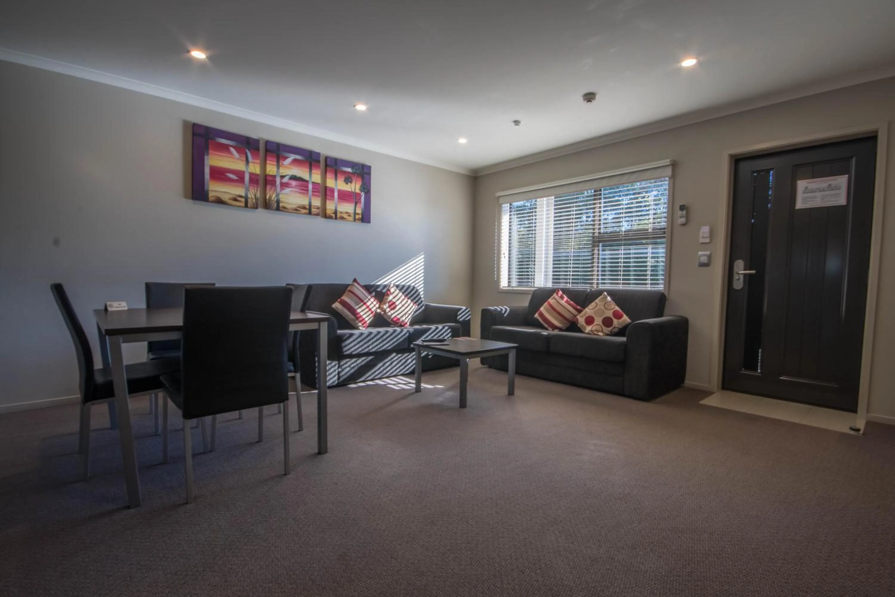 Living room in Amity Motel