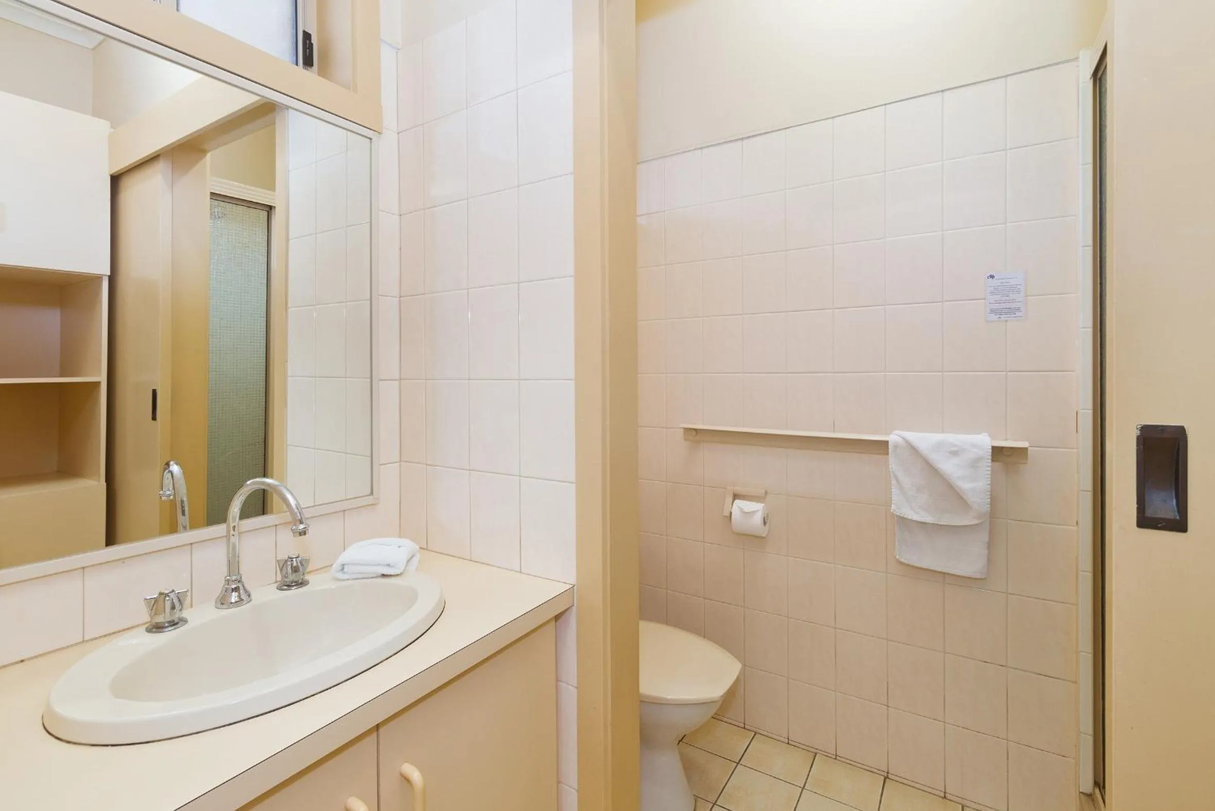Bathroom in Carrum Downs Motel