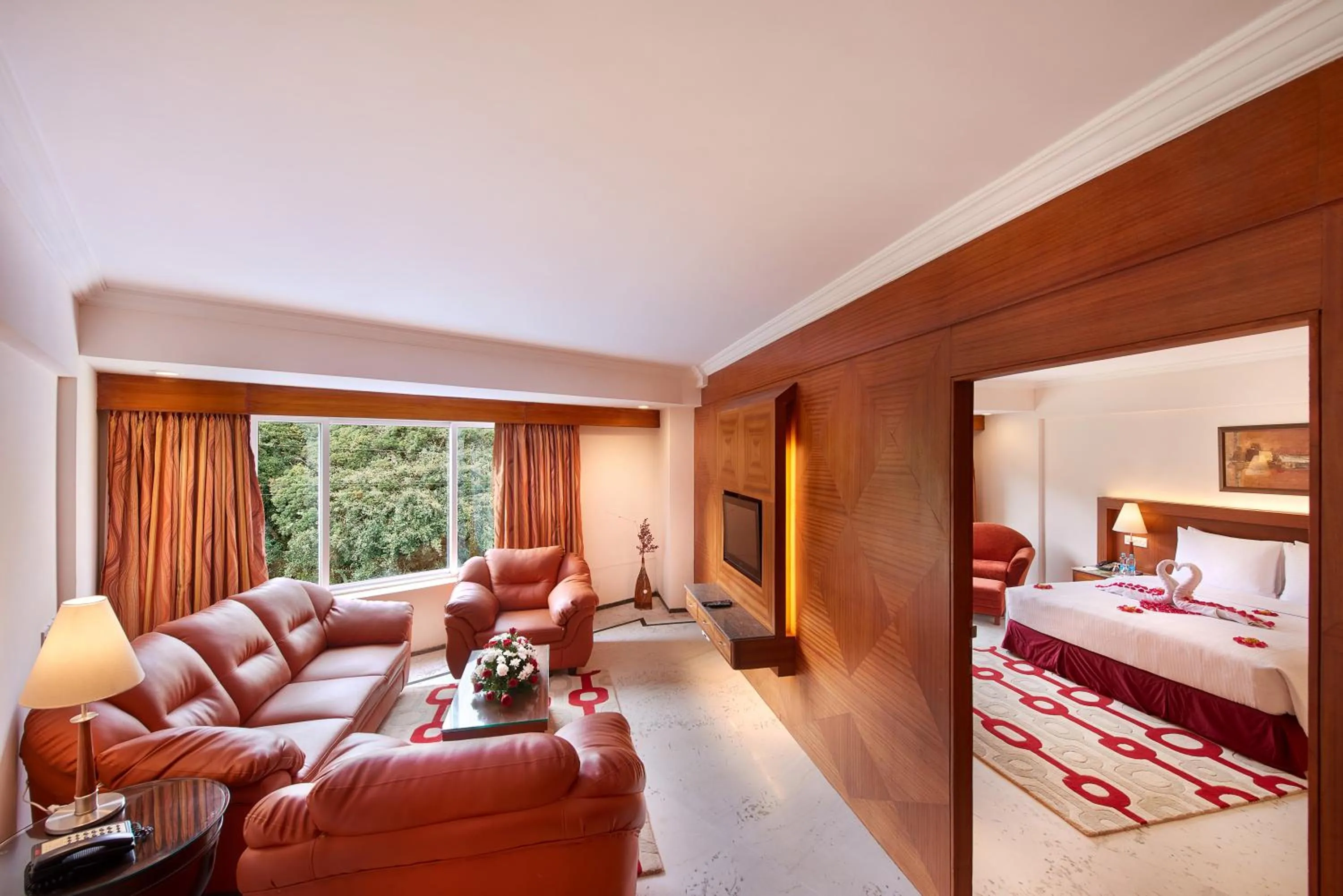 Photo of the whole room, Bed in Accord Highland Hotel Ooty