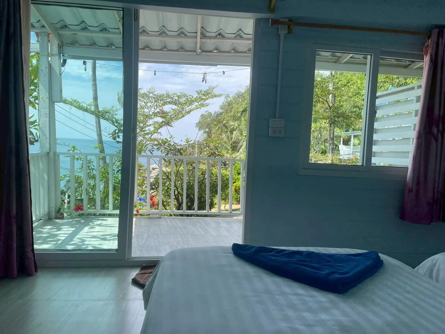 Bed in Naiharn On The Rock Resort Phuket