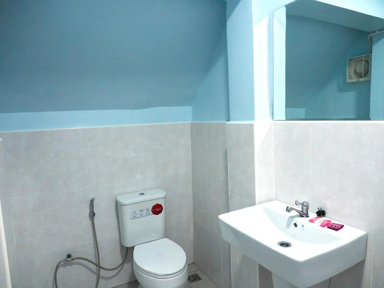 Naiharn On The Rock Resort Phuket