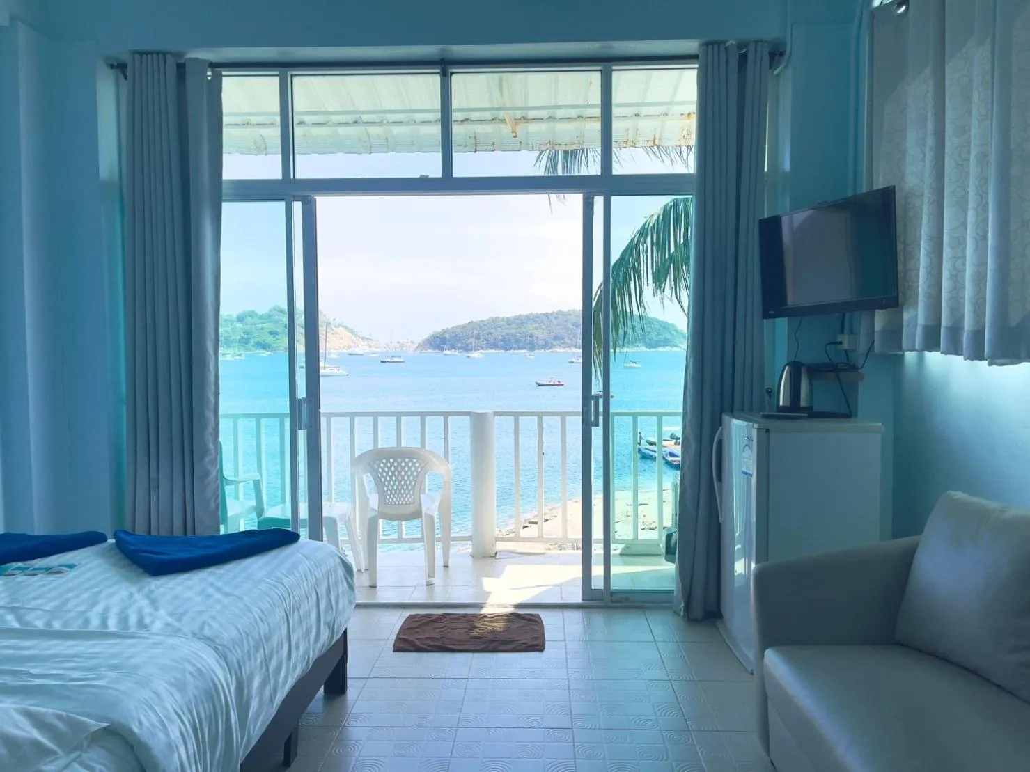 Natural landscape, Bed in Naiharn On The Rock Resort Phuket