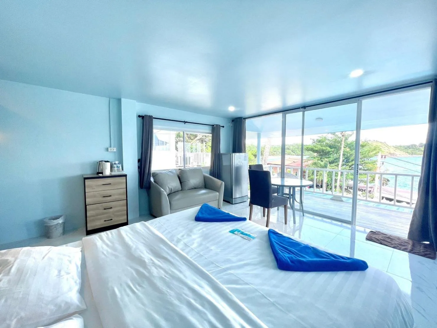 Bed in Naiharn On The Rock Resort Phuket