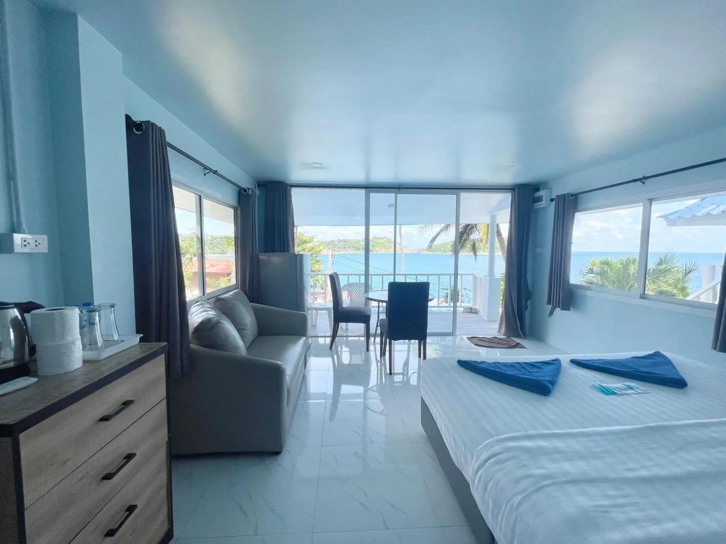 Bed in Naiharn On The Rock Resort Phuket