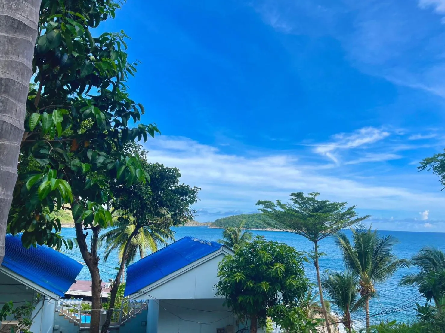 Day in Naiharn On The Rock Resort Phuket