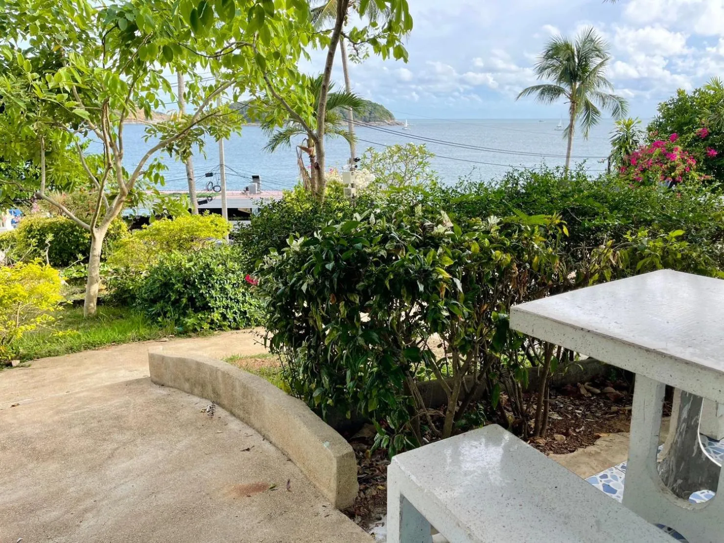 Naiharn On The Rock Resort Phuket