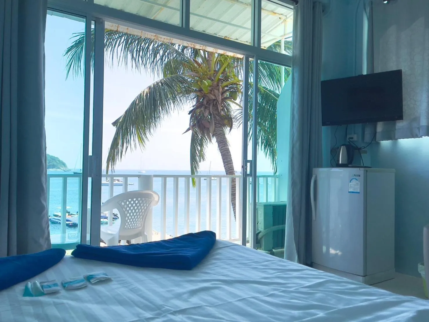 Bed in Naiharn On The Rock Resort Phuket