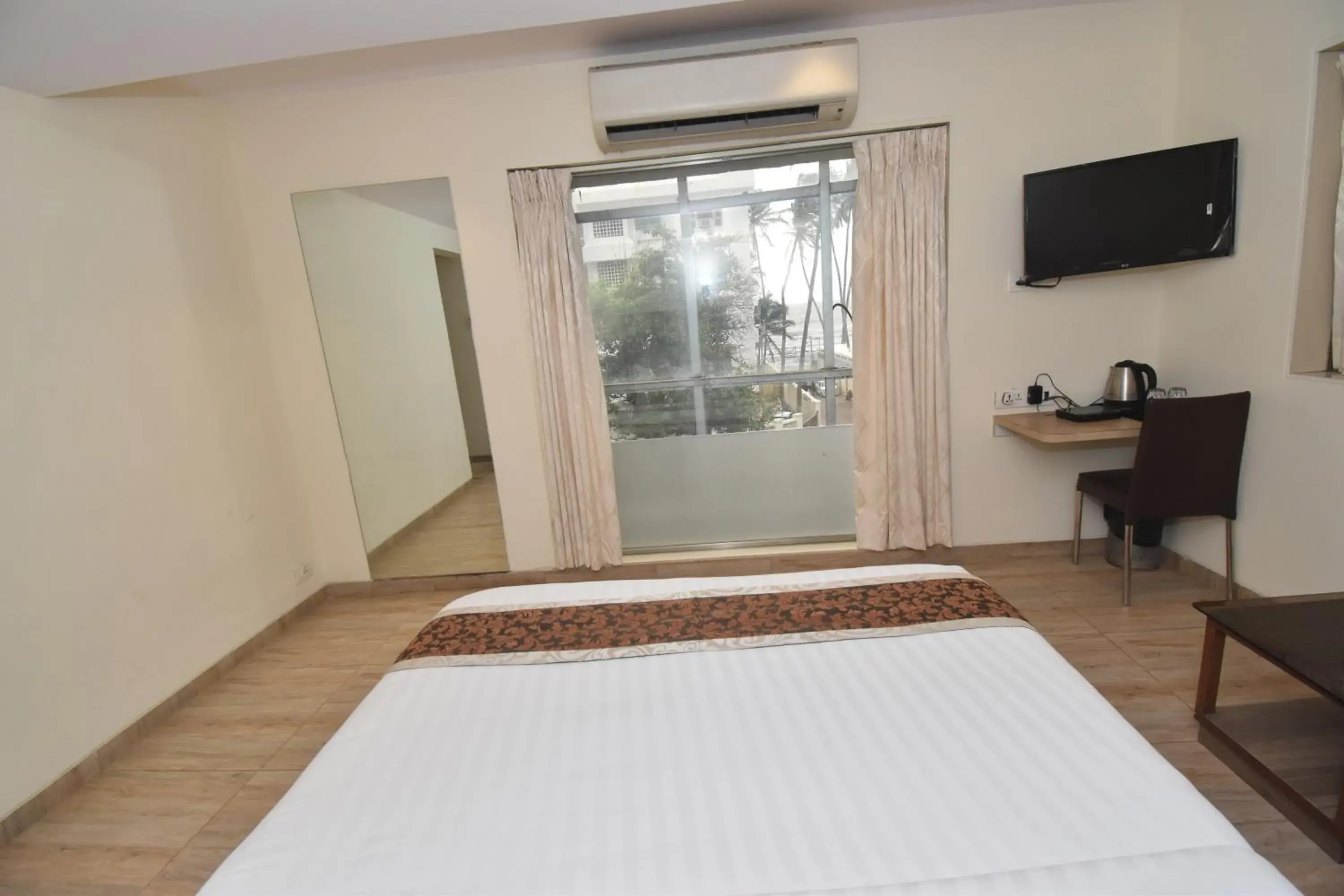 Bed in Hotel Atlantic Bed in Hotel Atlantic