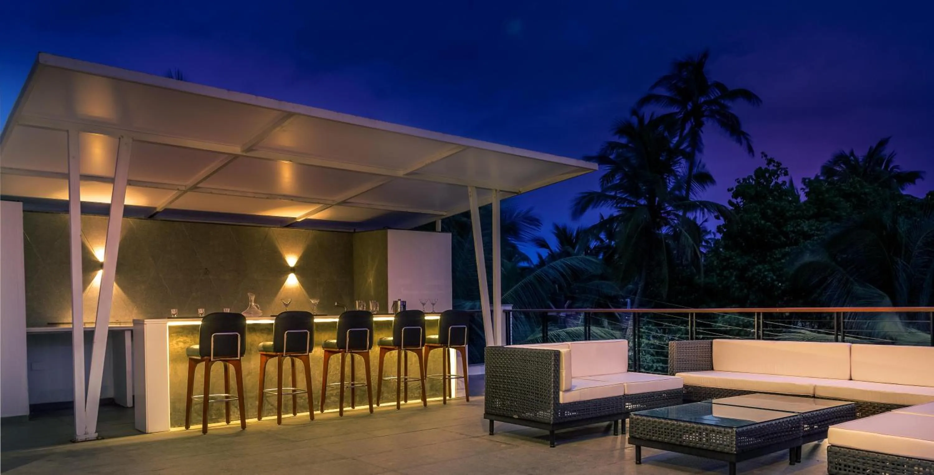 Lounge or bar in Ashore by Vista, Beachfrom 6BHK, ultra luxurious with Infinity pool, SPA at Morjim