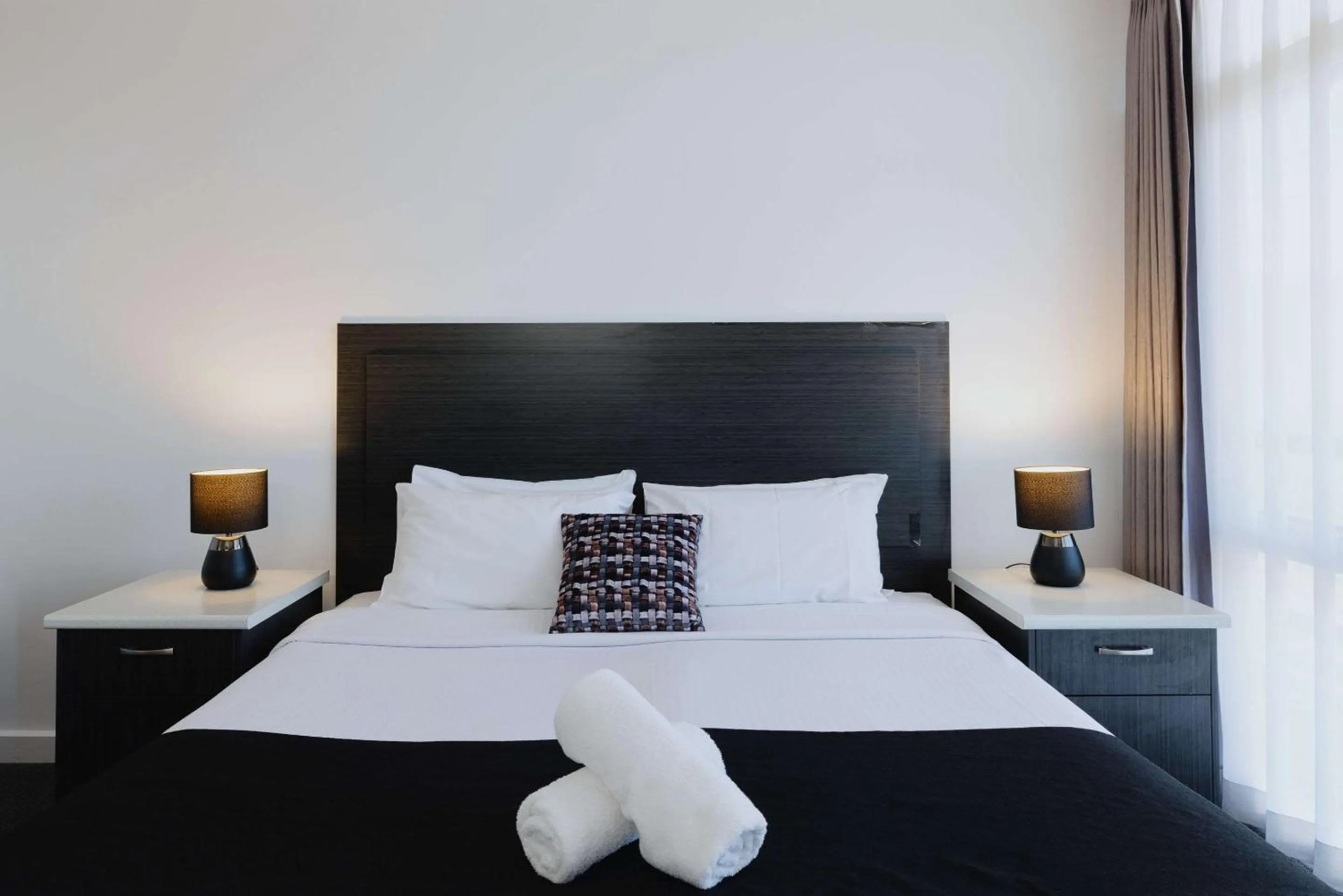 Bedroom, Bed in Comfort Inn Traralgon