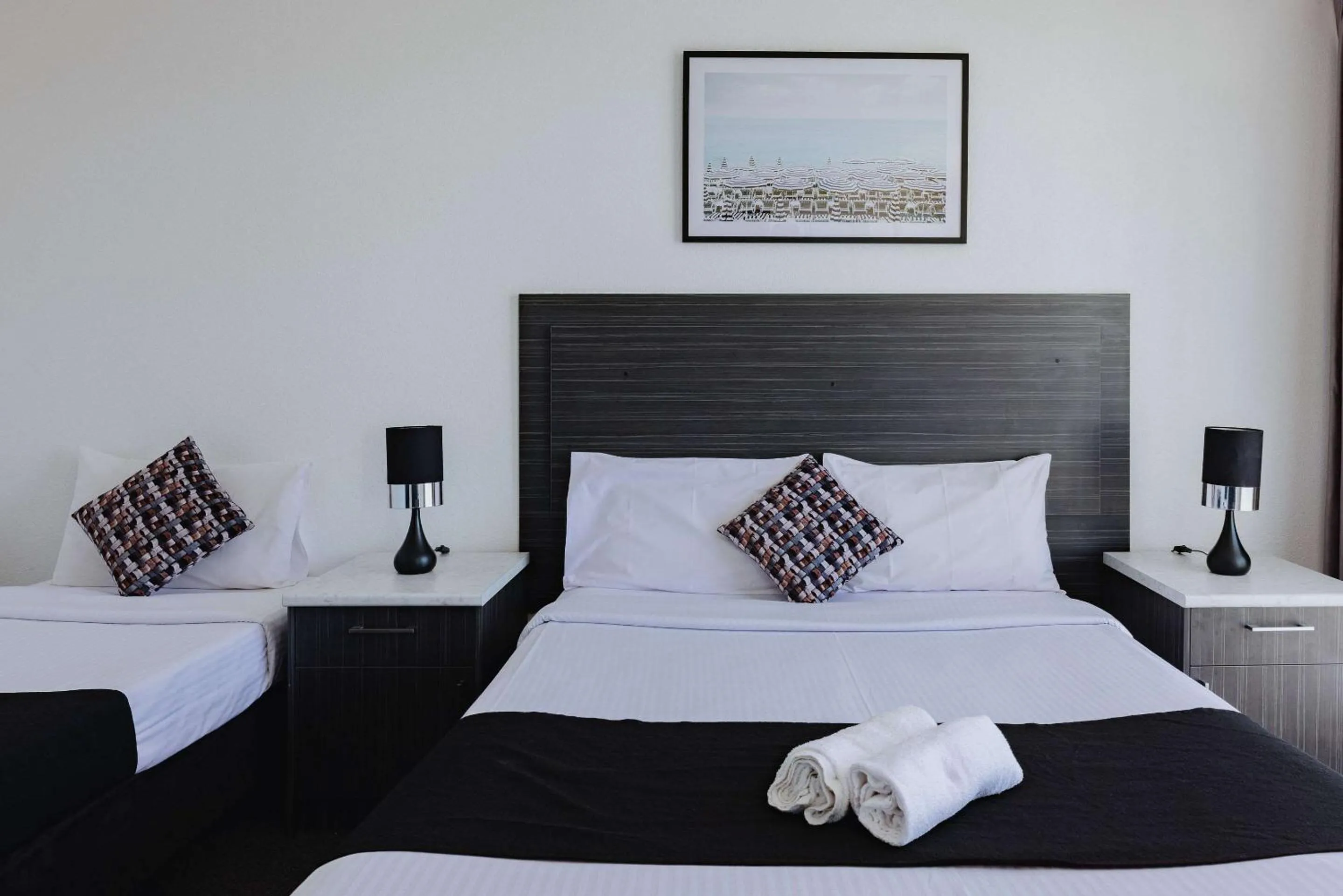 Bedroom, Bed in Comfort Inn Traralgon