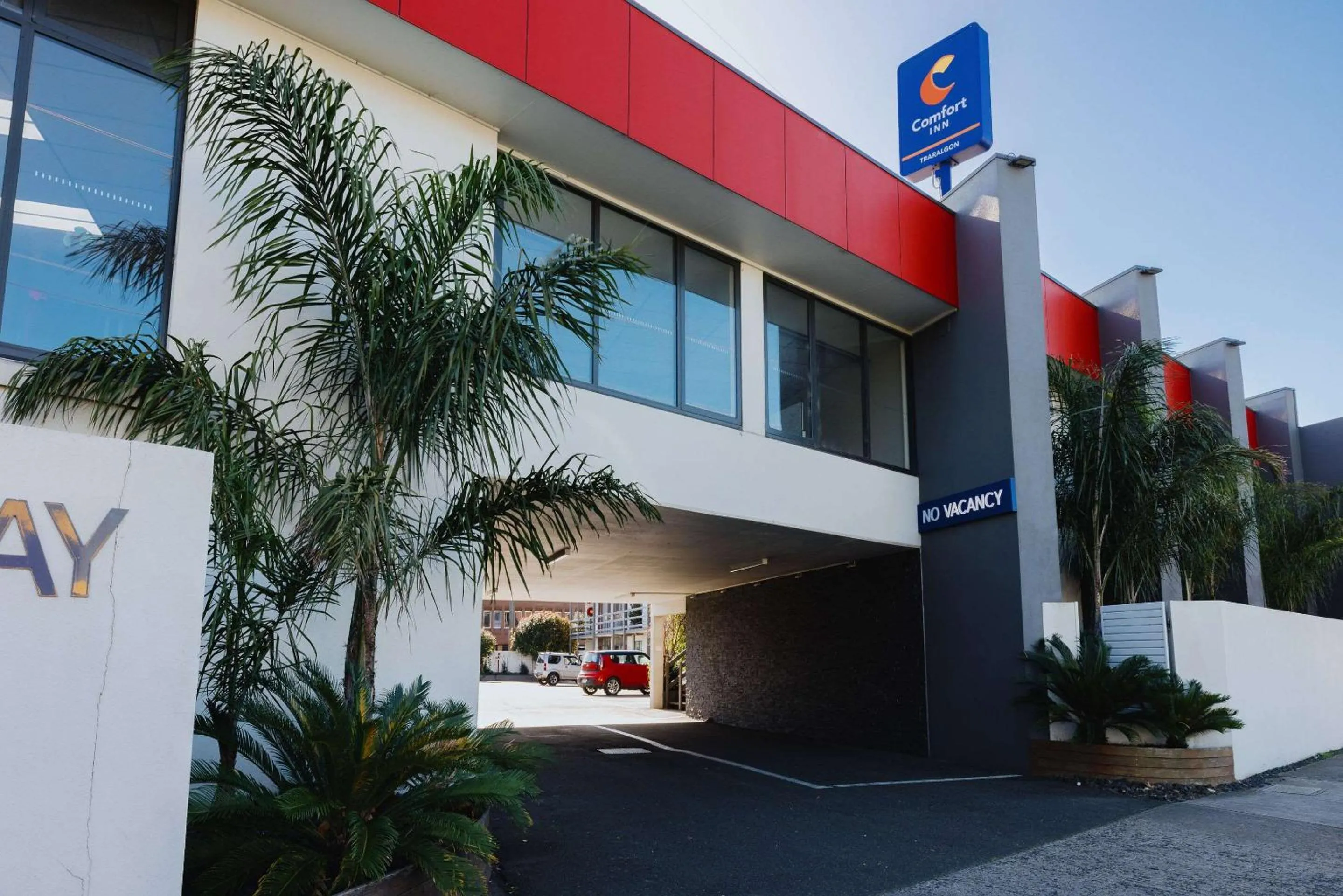 Property building in Comfort Inn Traralgon