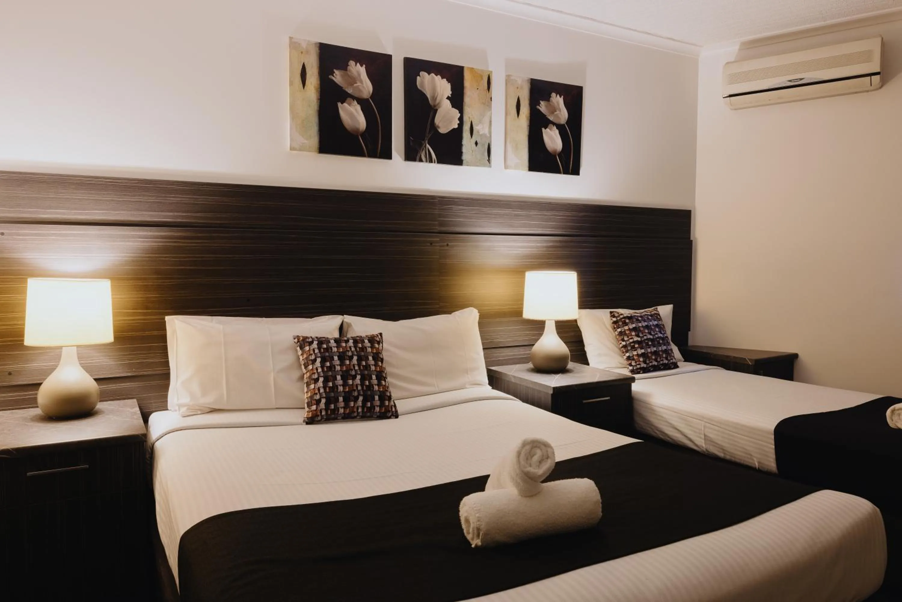 Bed in Comfort Inn Traralgon