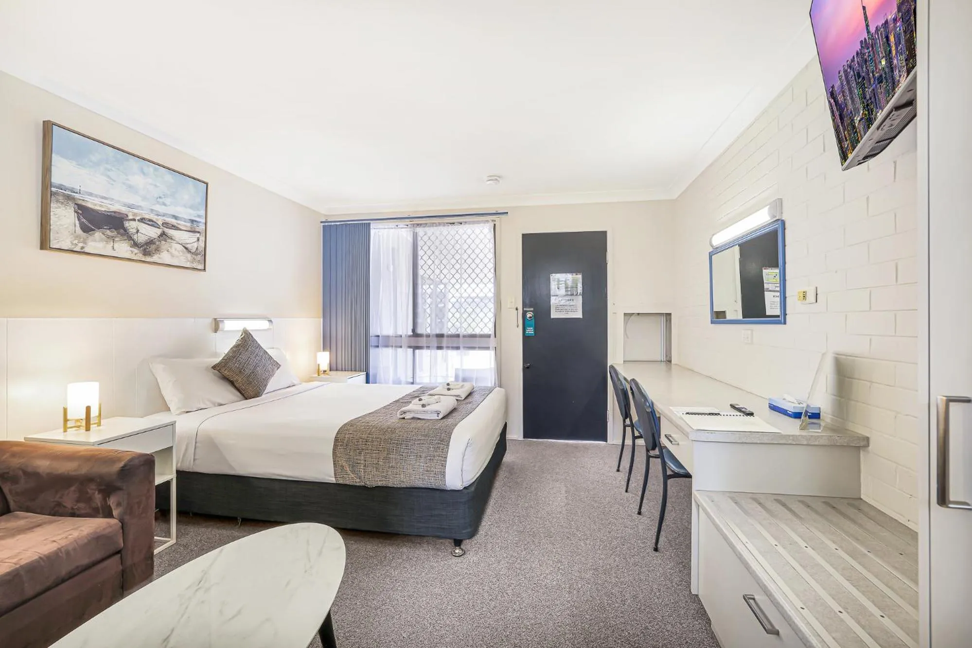 Bed in Acacia Motor Inn