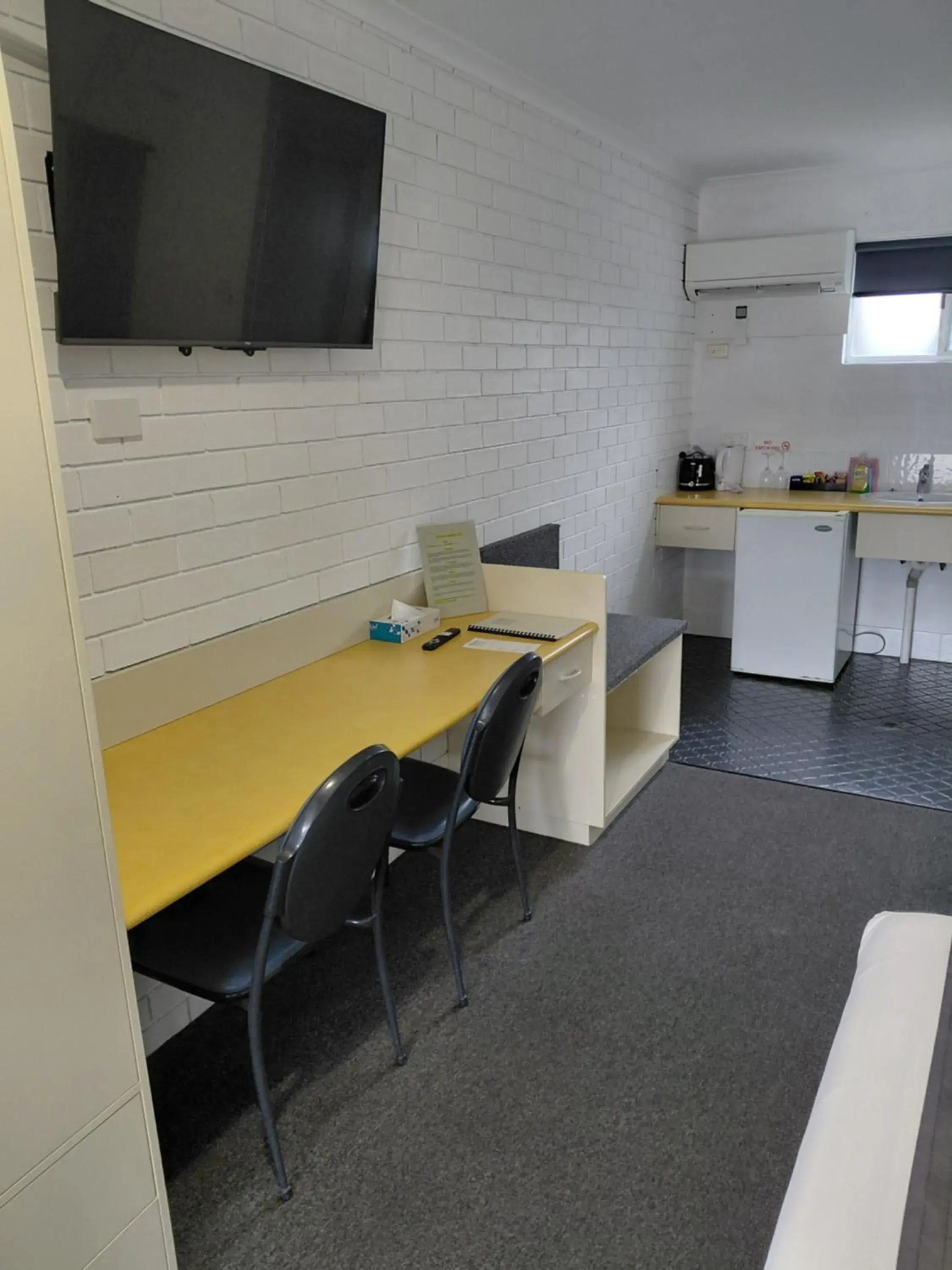 Standard Twin Room in Acacia Motor Inn Standard Twin Room in Acacia Motor Inn