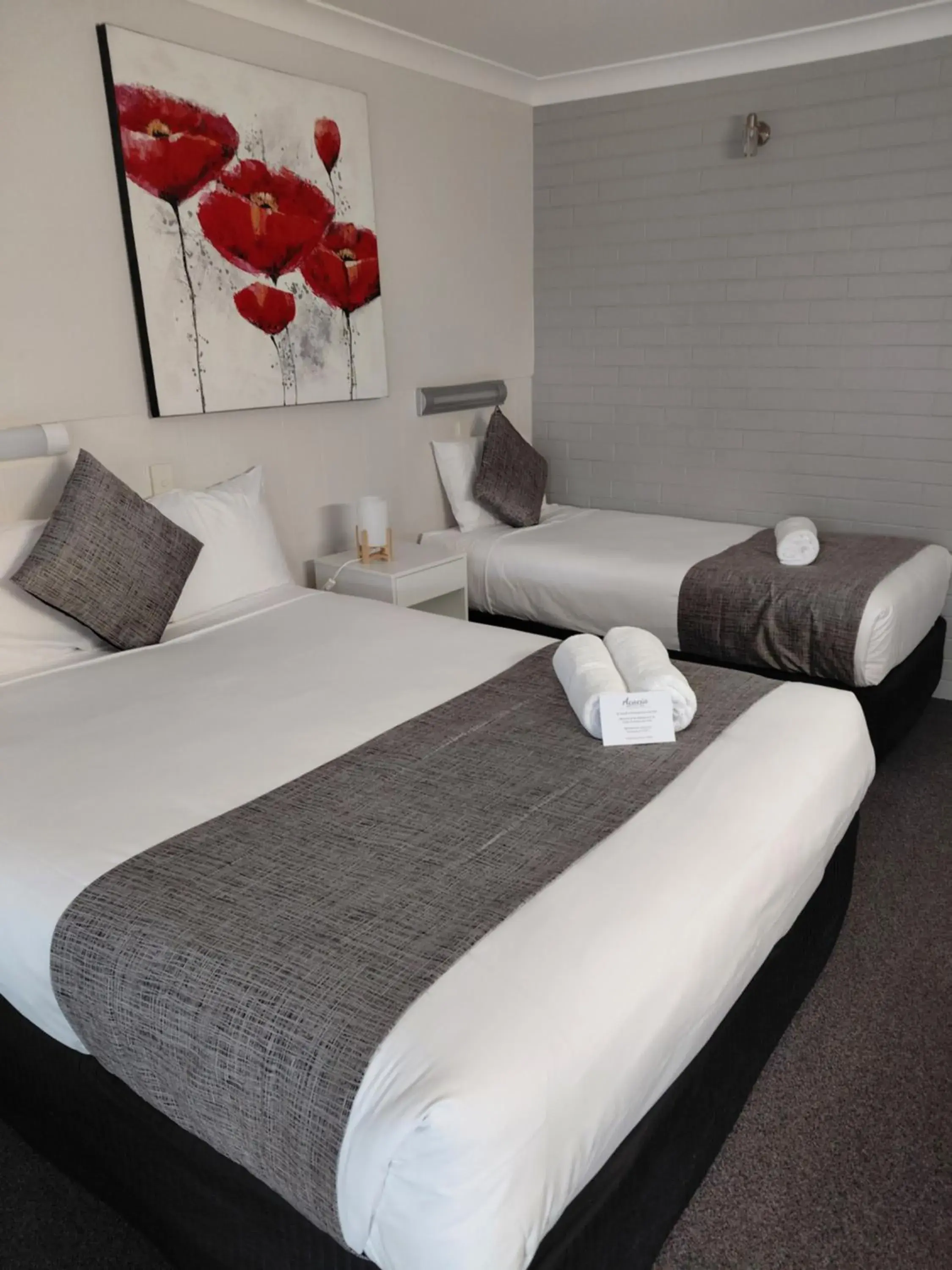 Deluxe Twin Room in Acacia Motor Inn Deluxe Twin Room in Acacia Motor Inn