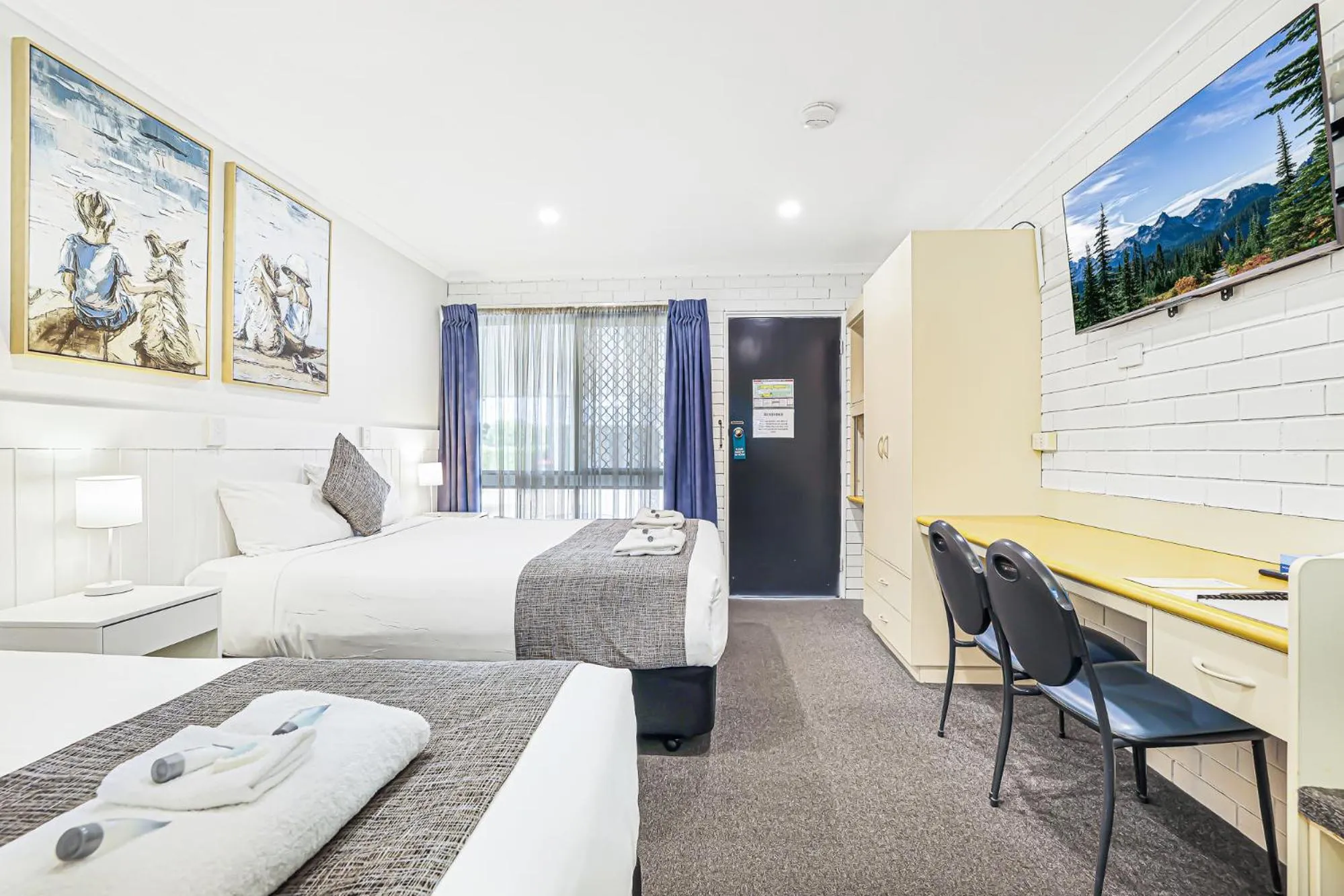 Bed in Acacia Motor Inn