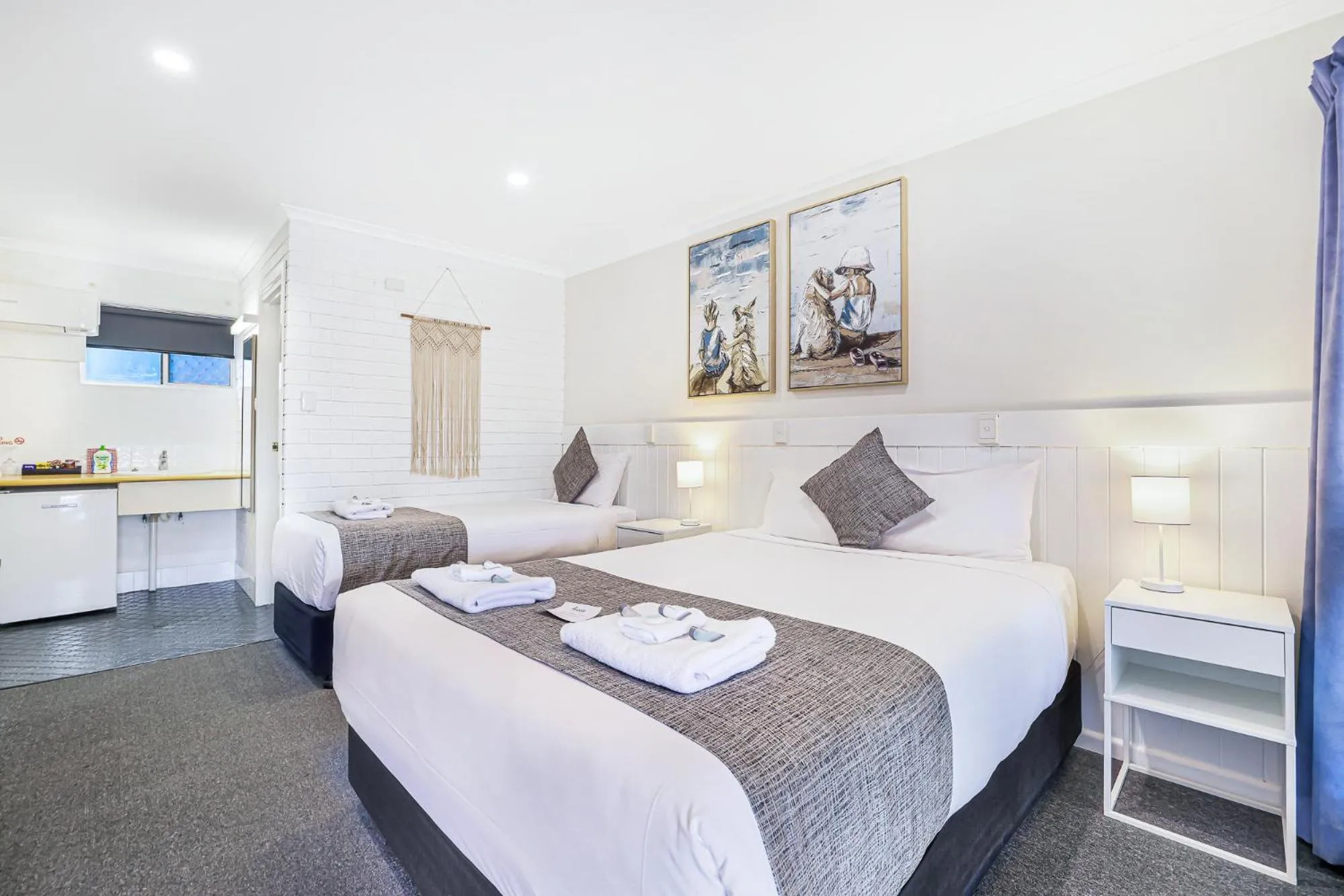 Bed in Acacia Motor Inn