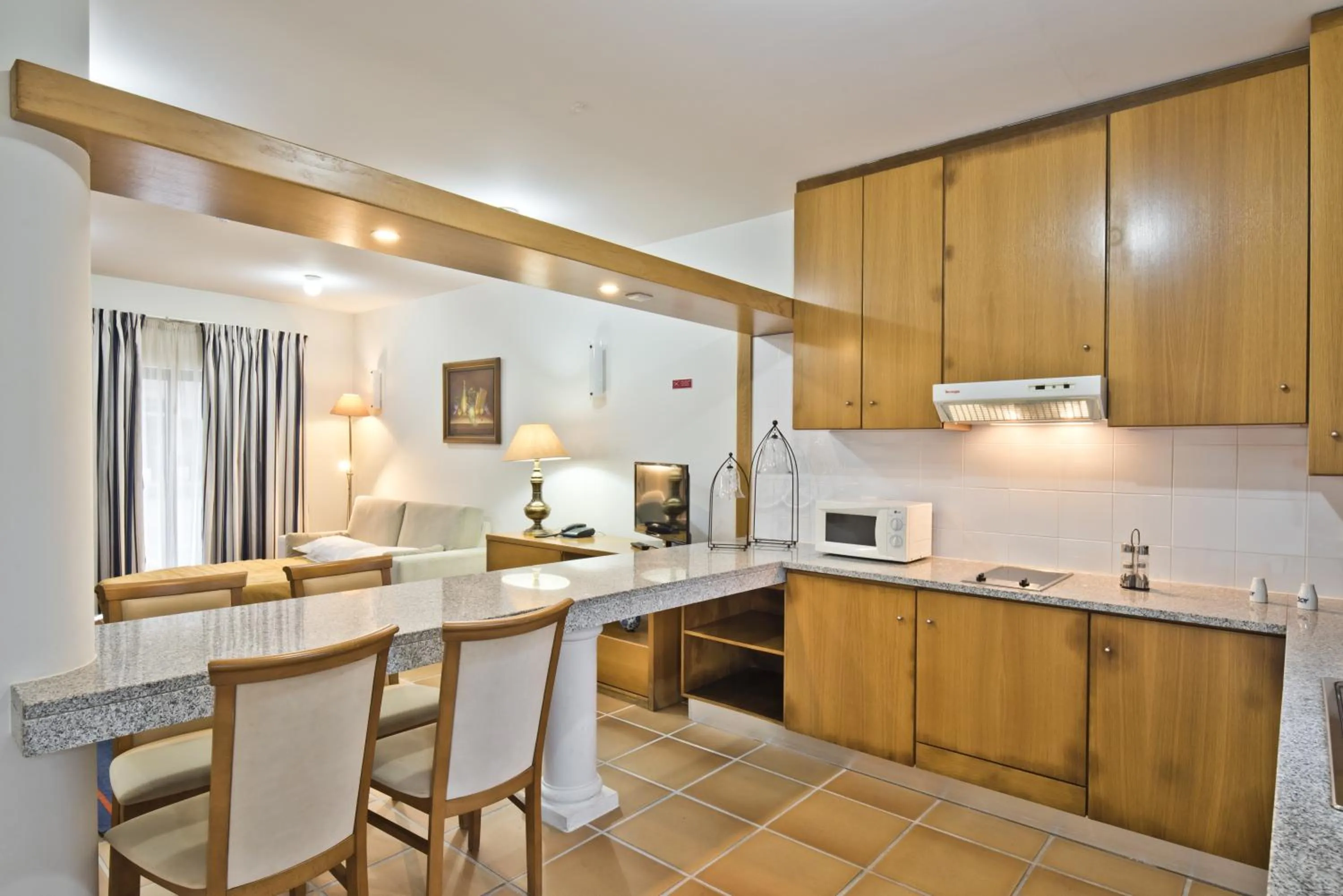 Kitchen or kitchenette in Lam Hotel Estarreja