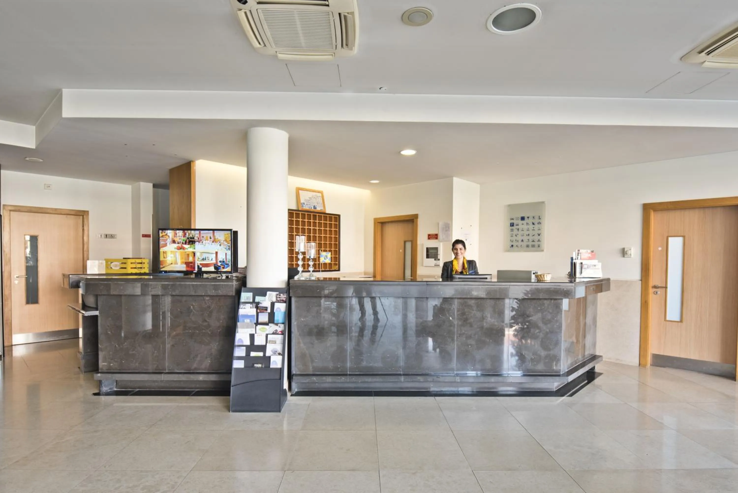 Lobby or reception in Lam Hotel Estarreja