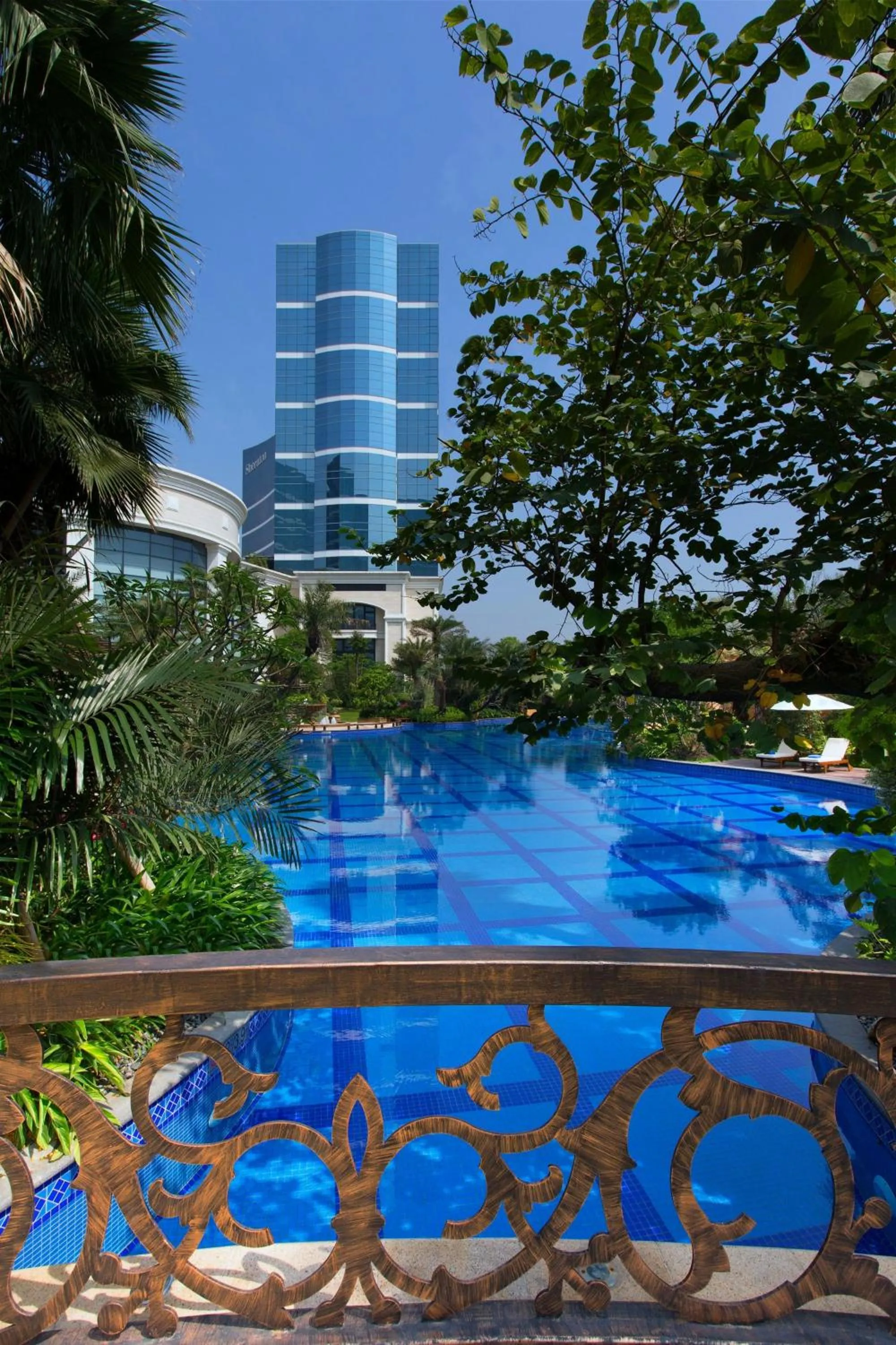 Area and facilities in Sheraton Fuzhou Hotel