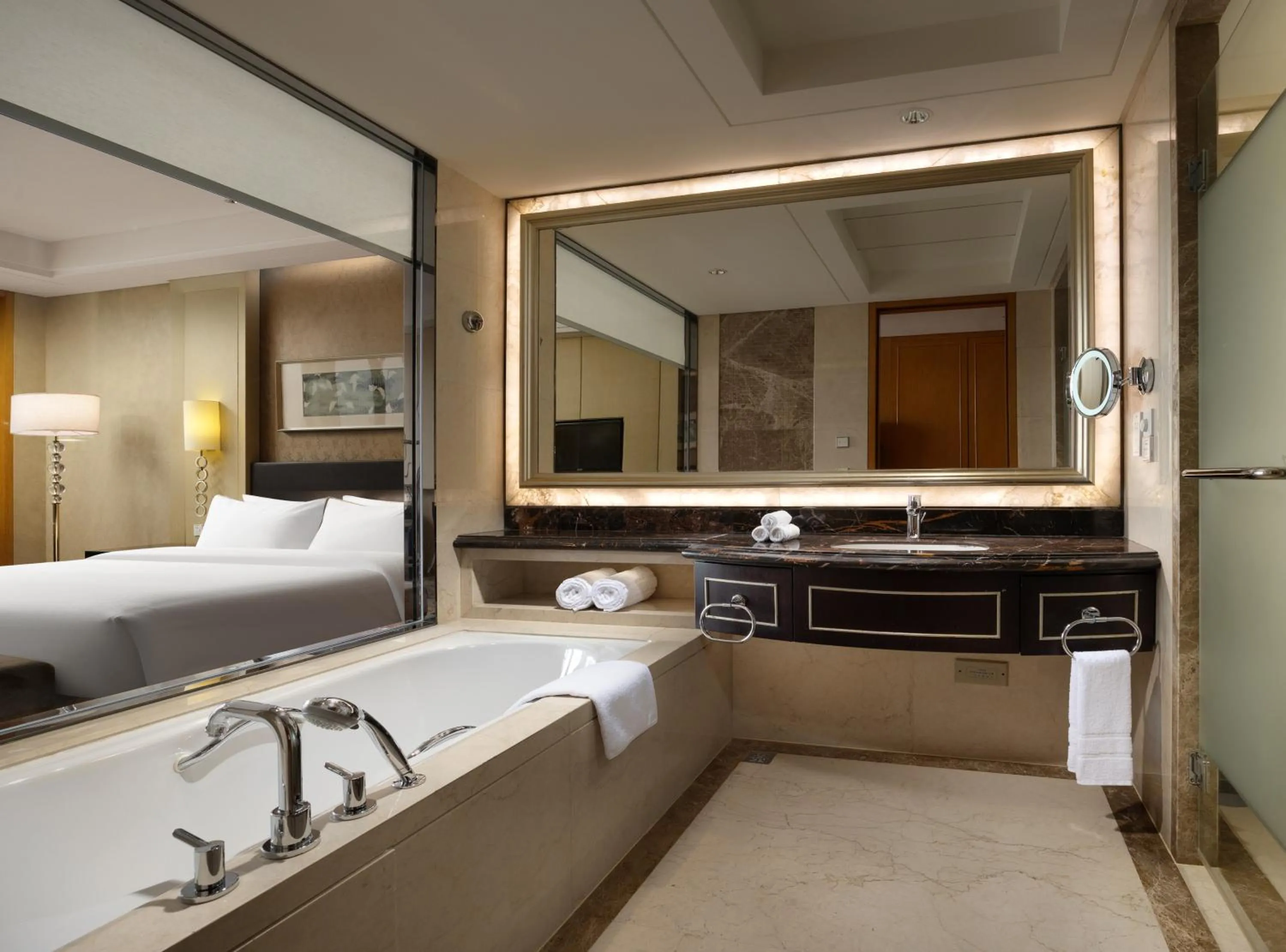 Bed in The Westin Hefei Baohe