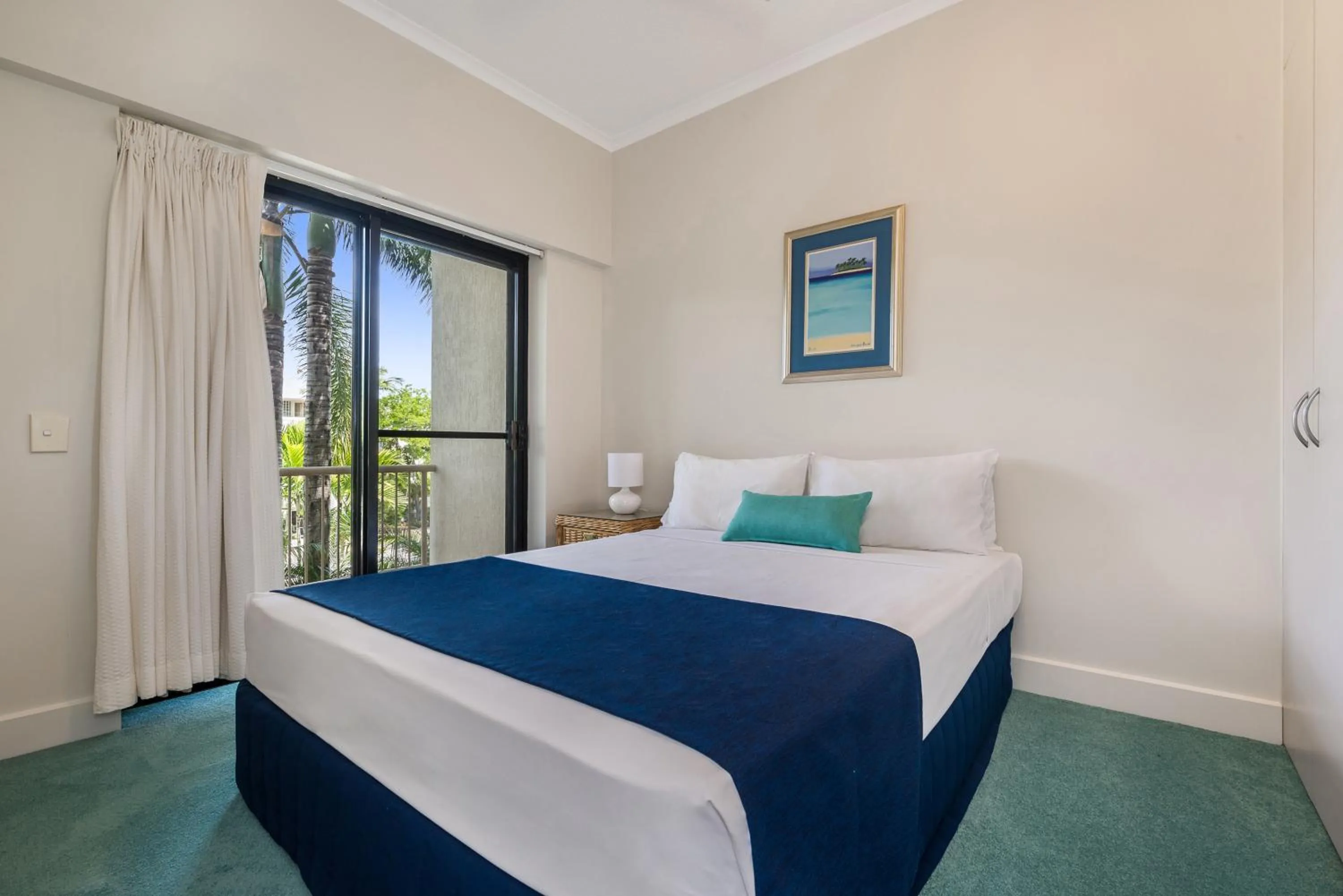 Bedroom, Bed in Mirra Chana Beachfront Apartments Mooloolaba