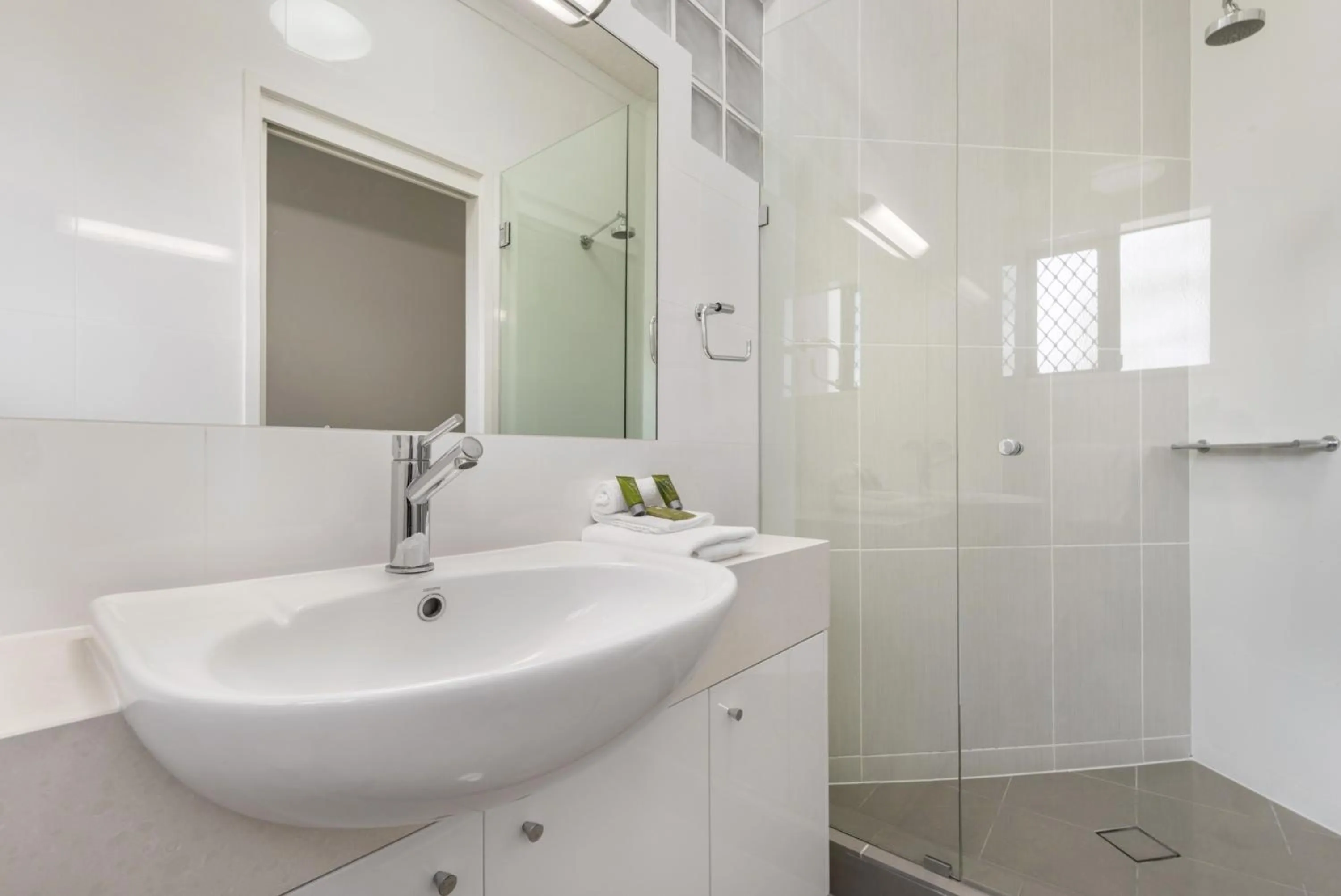 Bathroom in Mirra Chana Beachfront Apartments Mooloolaba