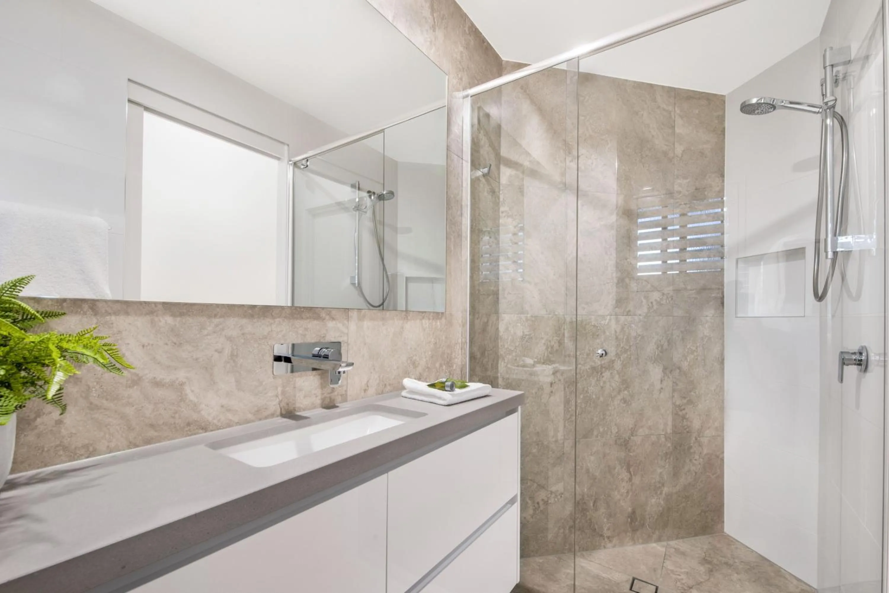 Shower in Mirra Chana Beachfront Apartments Mooloolaba