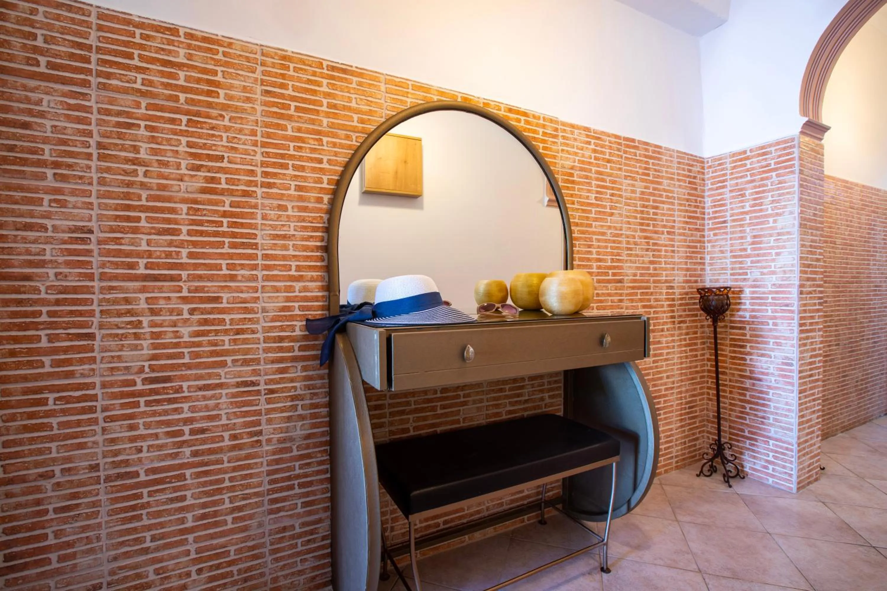 Decorative detail in Kastro Apartments