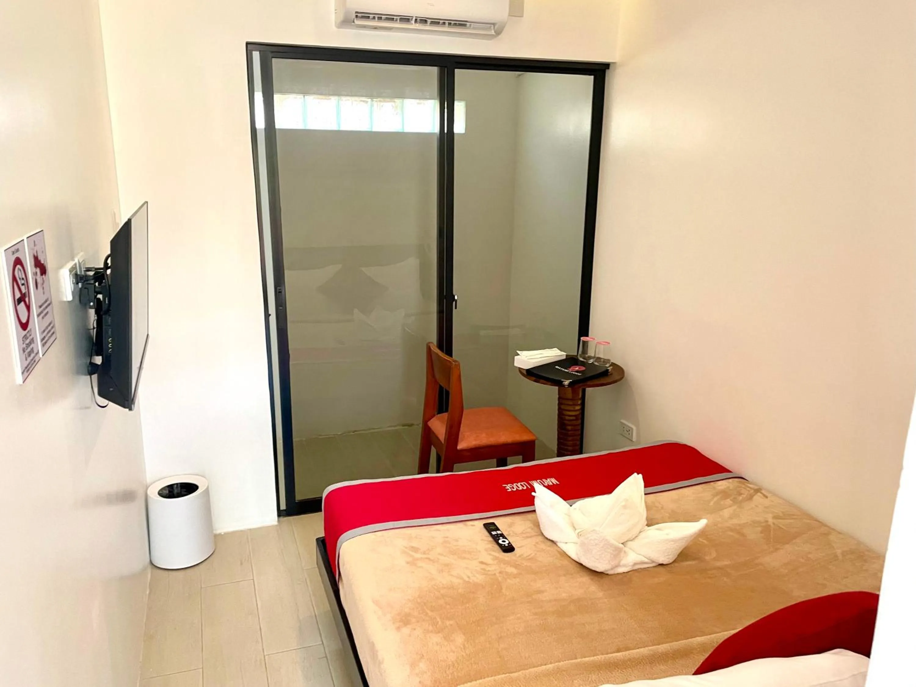 Photo of the whole room, Bed in Mayumi Lodge