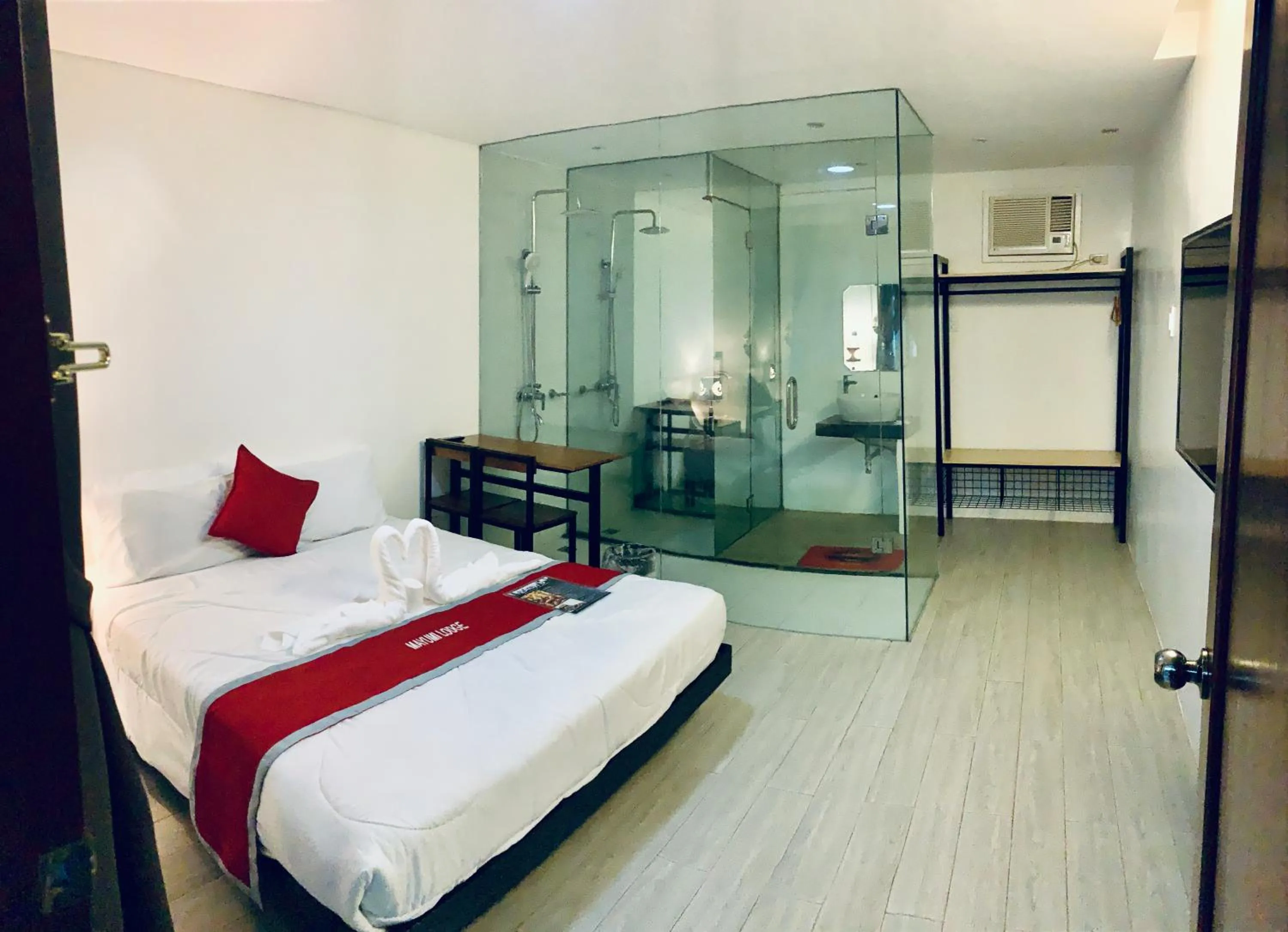 Photo of the whole room, Bed in Mayumi Lodge