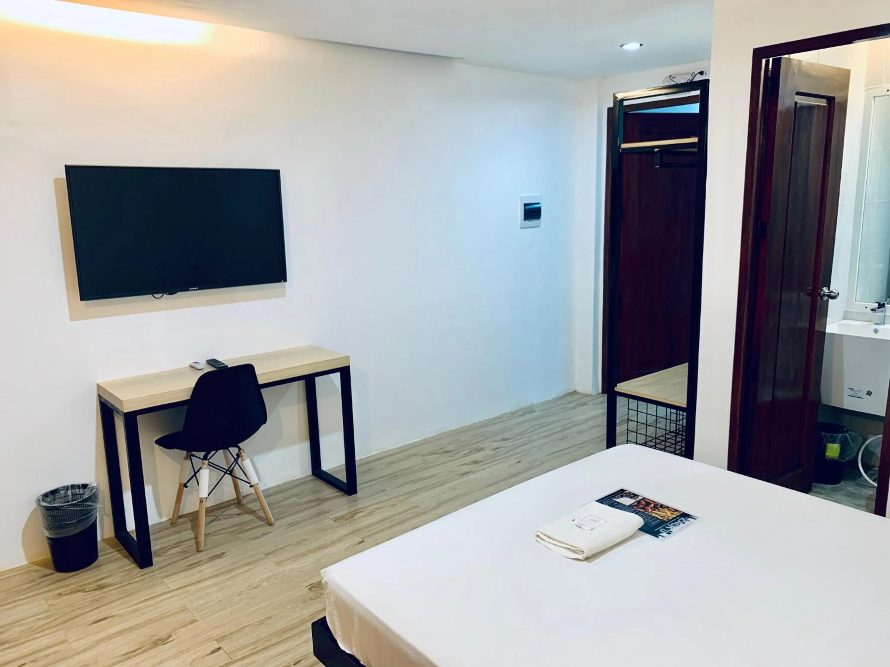 Photo of the whole room, Bed in Mayumi Lodge