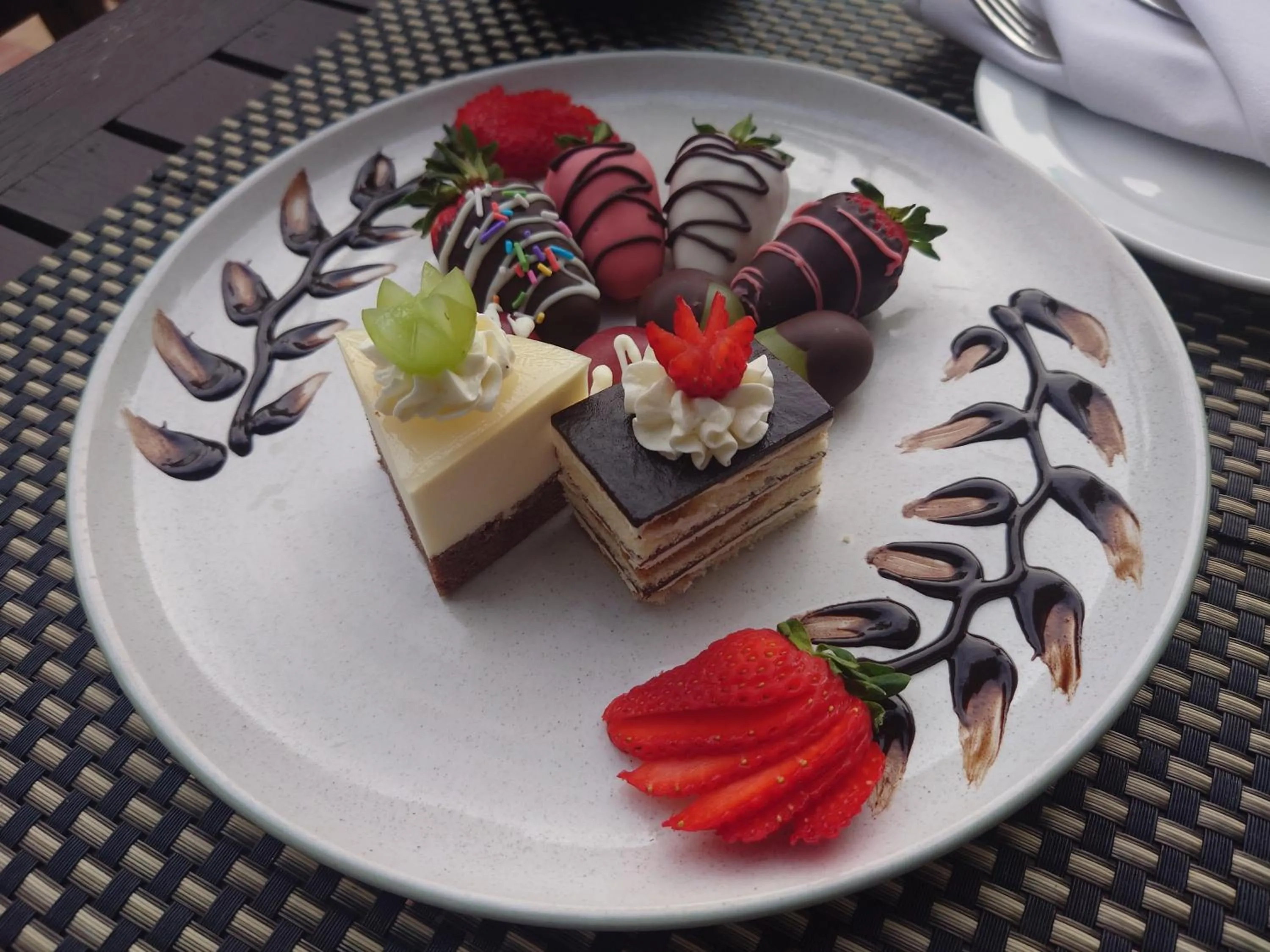 Restaurant/places to eat in Somadevi Angkor Premium