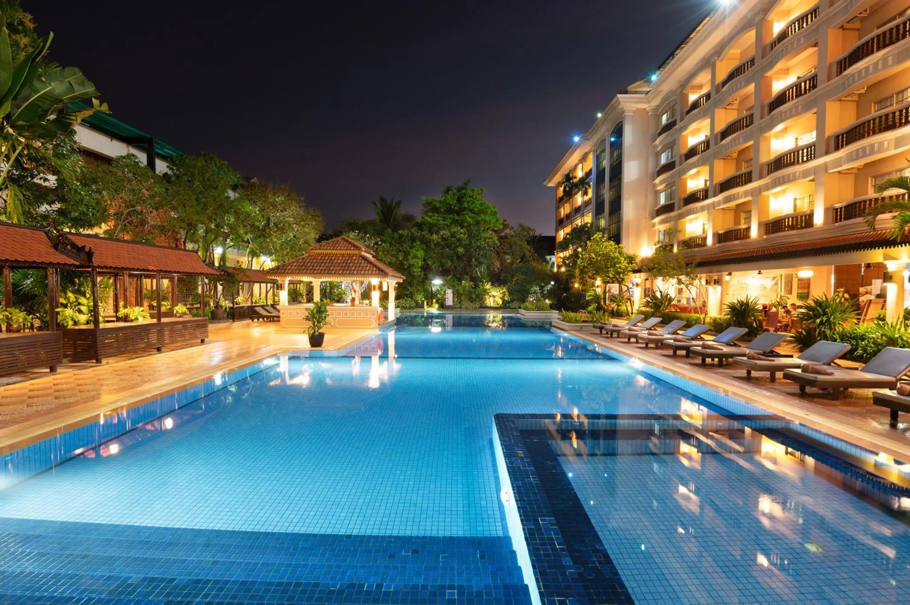 Swimming pool in Somadevi Angkor Premium