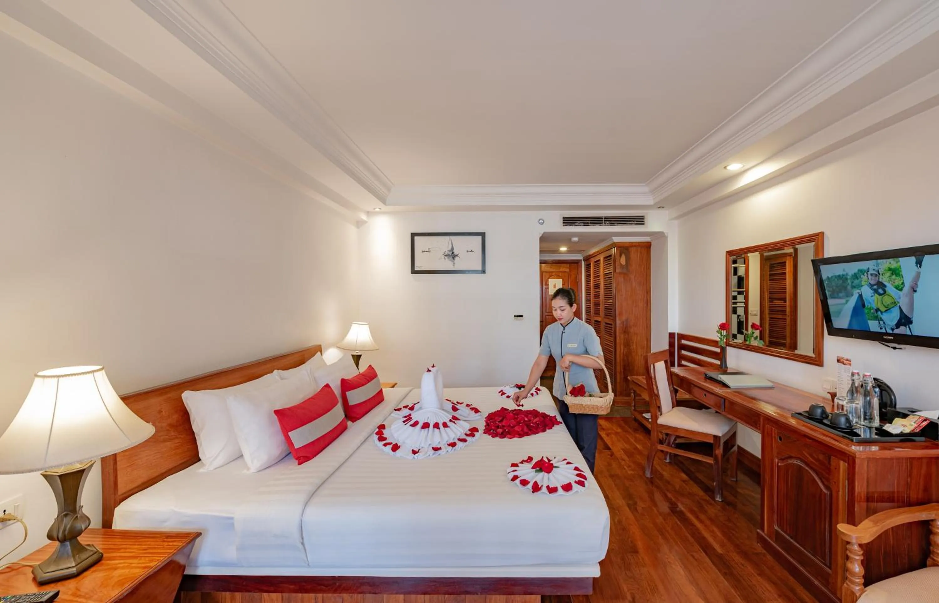 Bed in Somadevi Angkor Premium