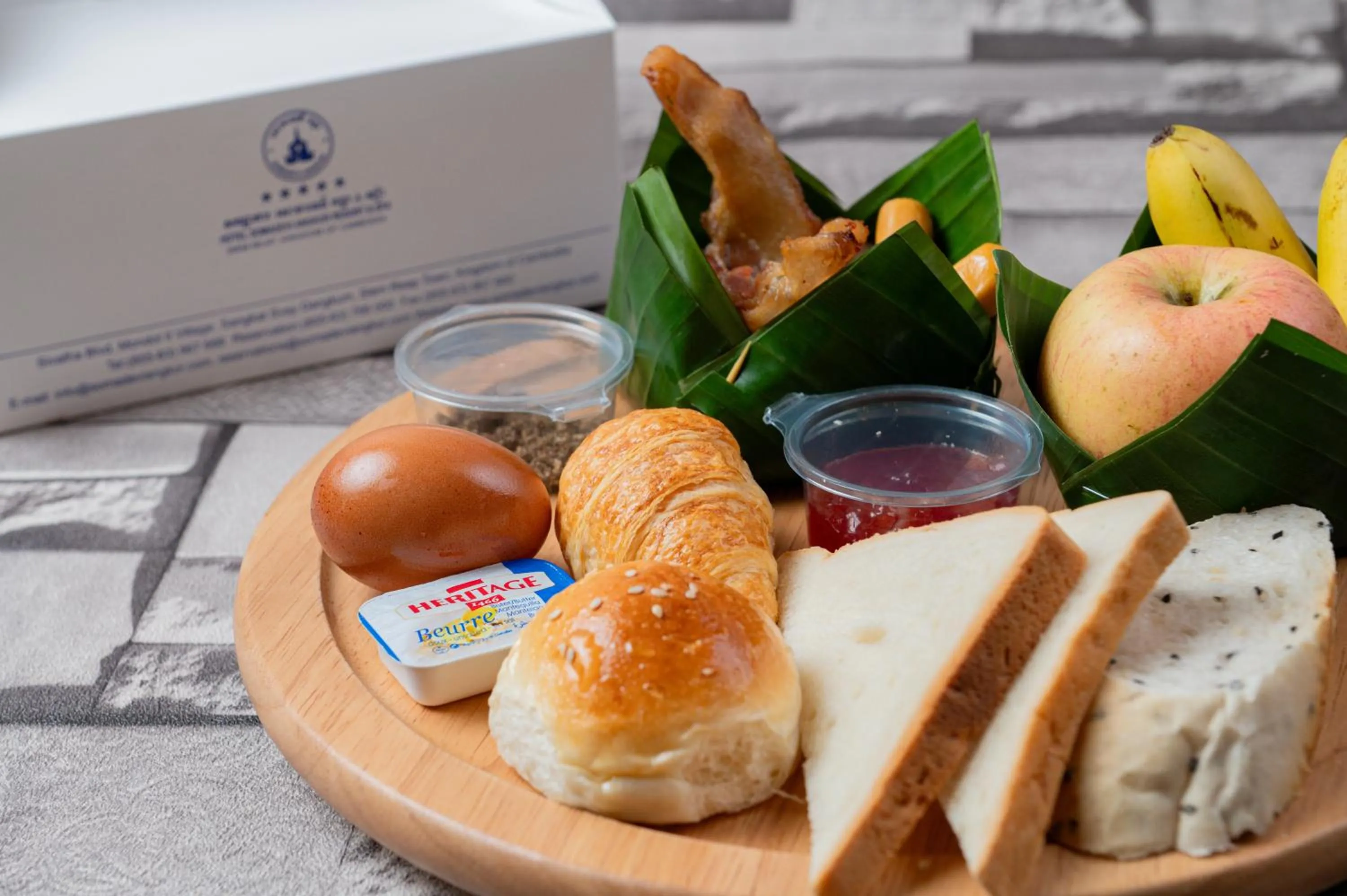 Food in Somadevi Angkor Premium