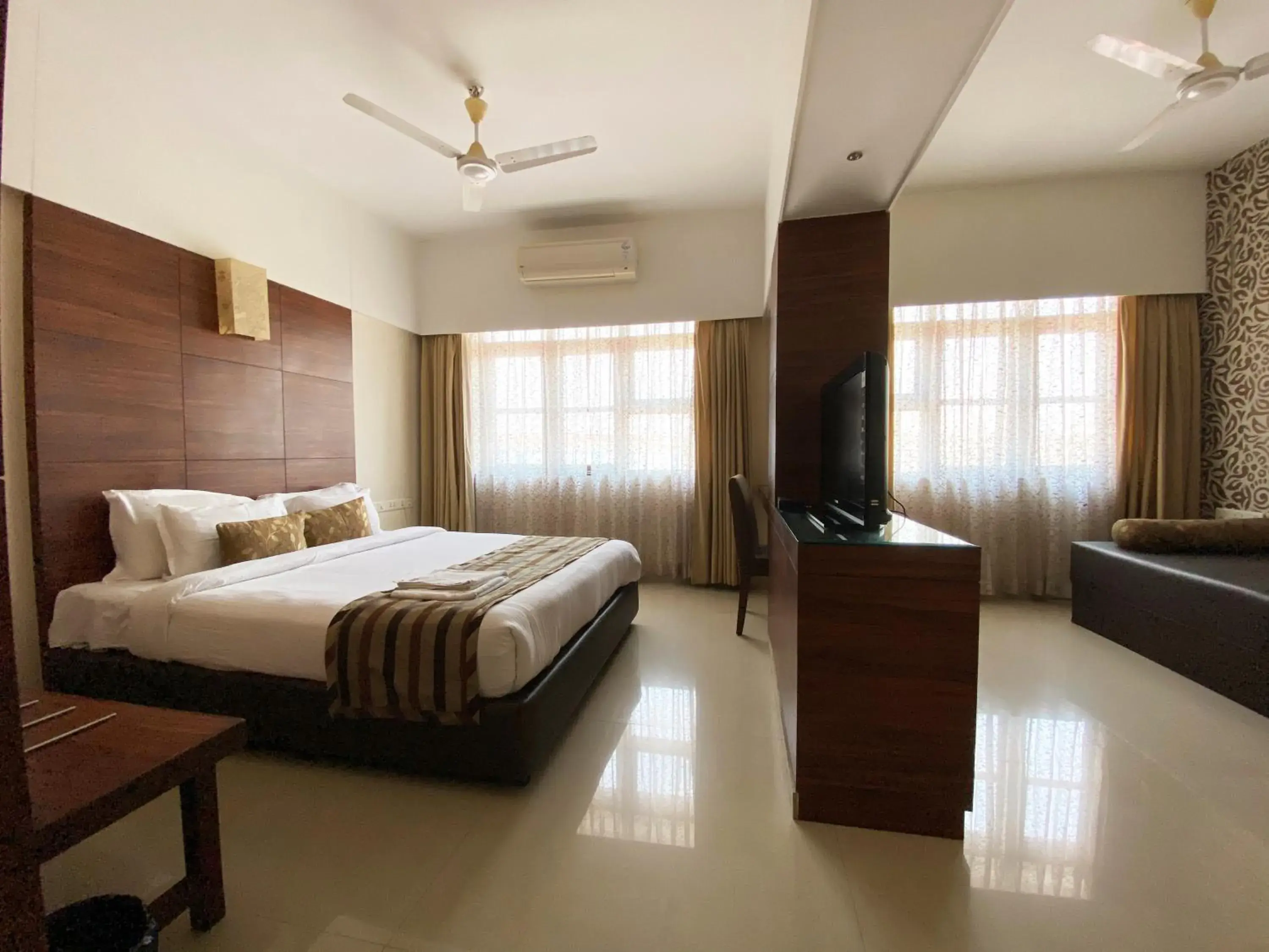 Suite - single occupancy in Hotel Park Plaza Suite - single occupancy in Hotel Park Plaza
